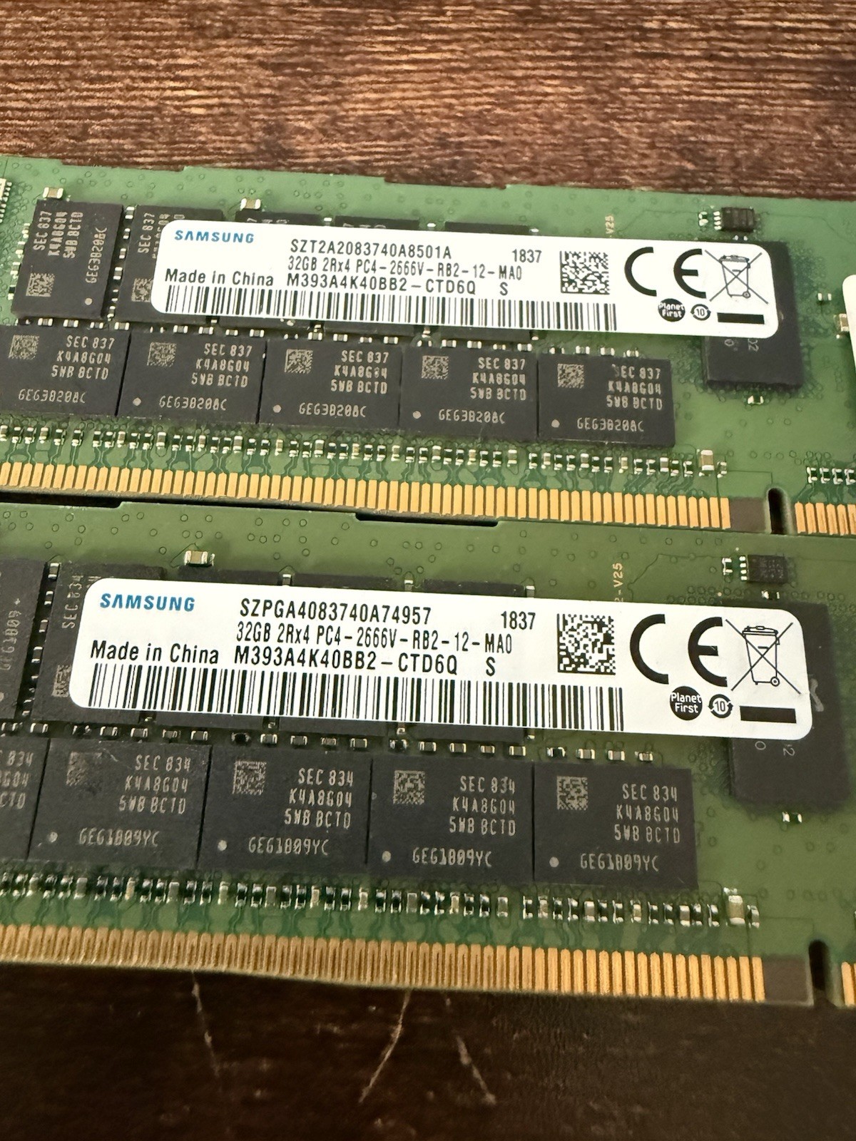 Samsung 2Rx4 PC4_2666v 32GB (1x32GB) RAM DDR4 2666MHz M393A4K40CB2-CTD6Q