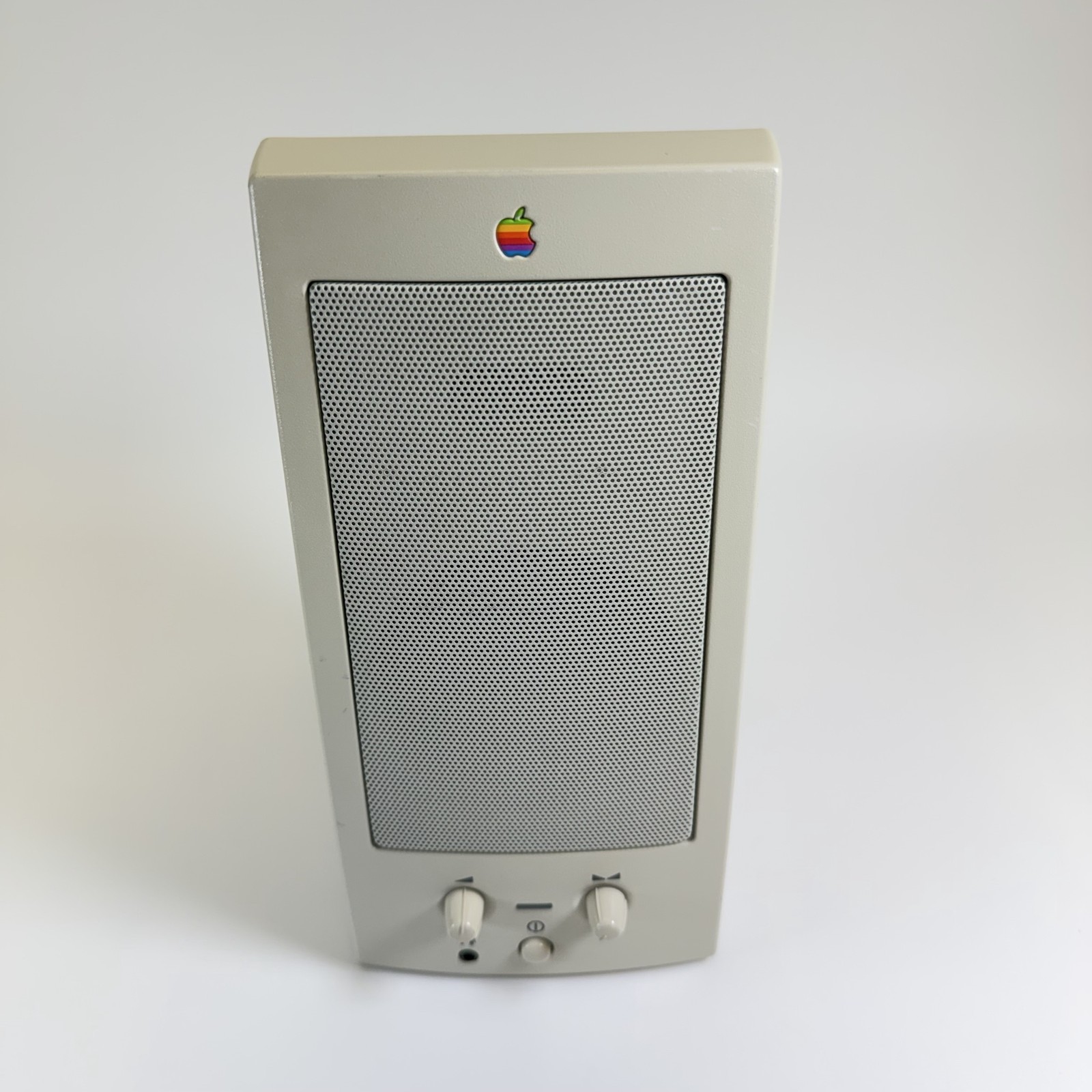 Vintage Apple AppleDesign Powered Speakers M6082 Single Beige 1993 Mac Audio Vintage Apple AppleDesign Powered Speakers M6082 Single Beige 1993 Mac Audio
