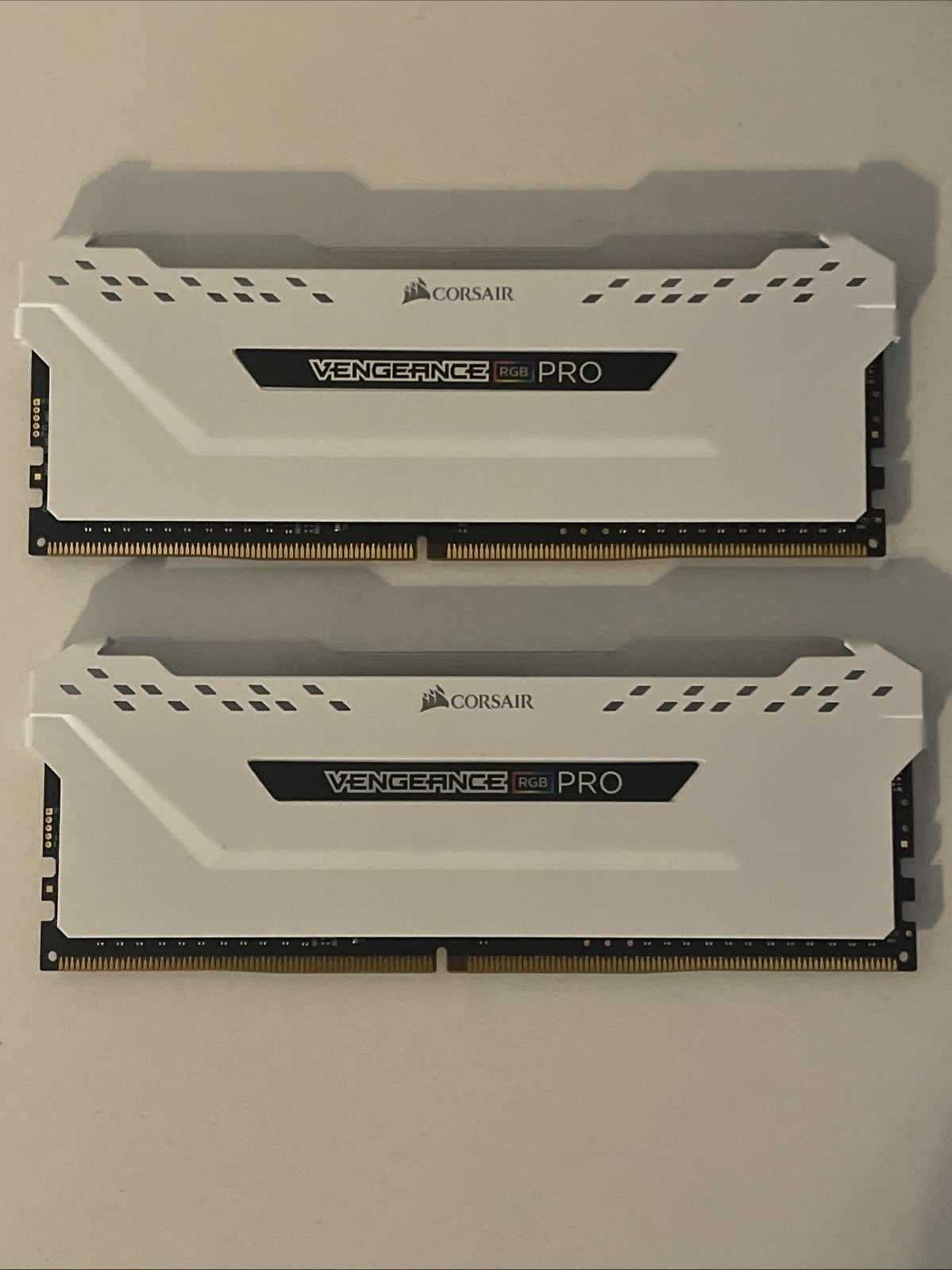 Corsair Vengeance RGB Pro DDR4 16GB RAM 2x8GB 3200MHz CL16 DIMM White
