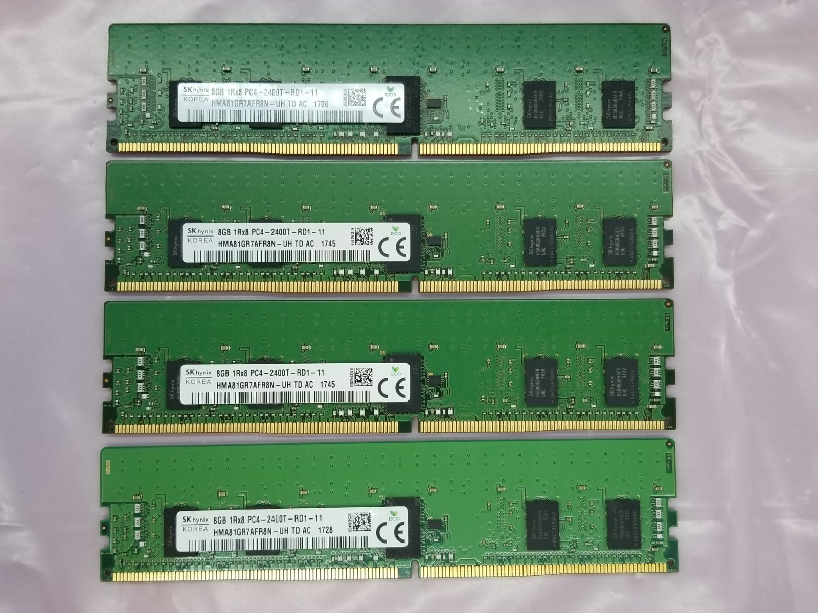 SK Hynix 32GB (4x8GB) 1Rx8 DDR4 RDIMM ECC Server RAM Memory HMA81GR7AFR8N-UH SK Hynix 32GB (4x8GB) 1Rx8 DDR4 RDIMM ECC Server RAM Memory HMA81GR7AFR8N-UH