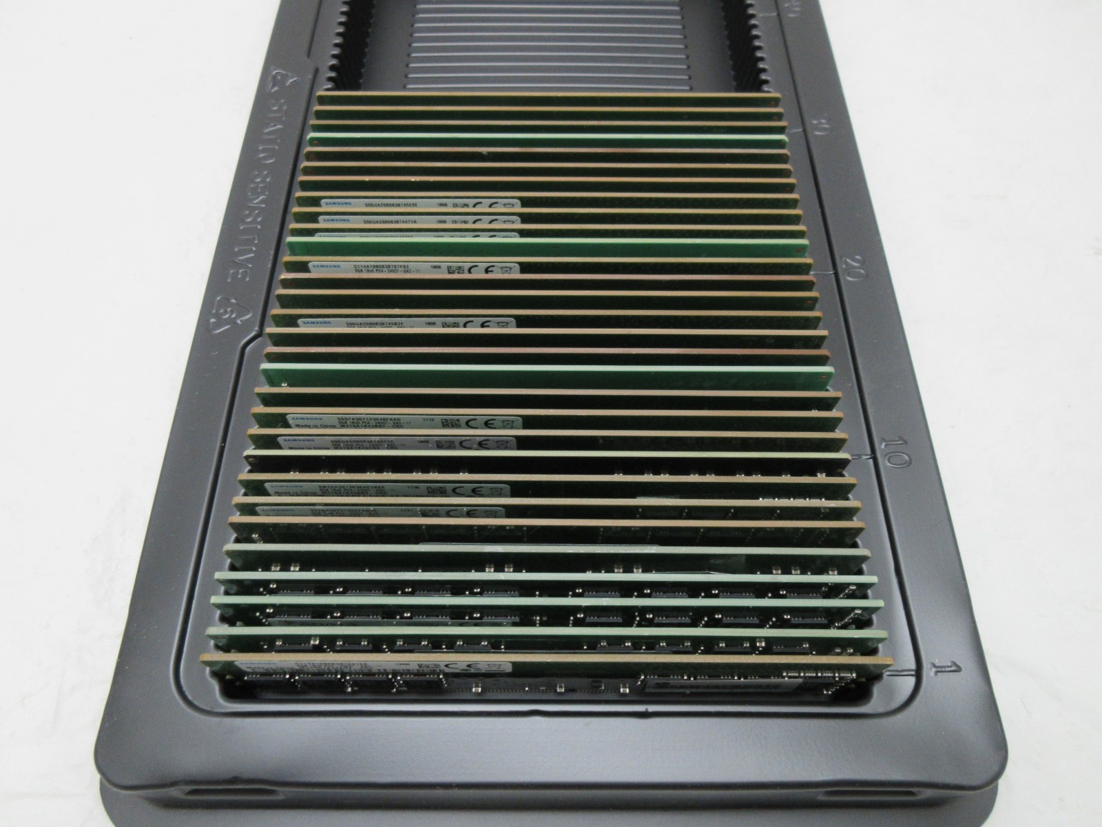 Mix Lot of 29 Mix Brand/Model : 8GB DDR4 : Desktop Memory RAM : Grade B Mix Lot of 29 Mix Brand/Model : 8GB DDR4 : Desktop Memory RAM : Grade B
