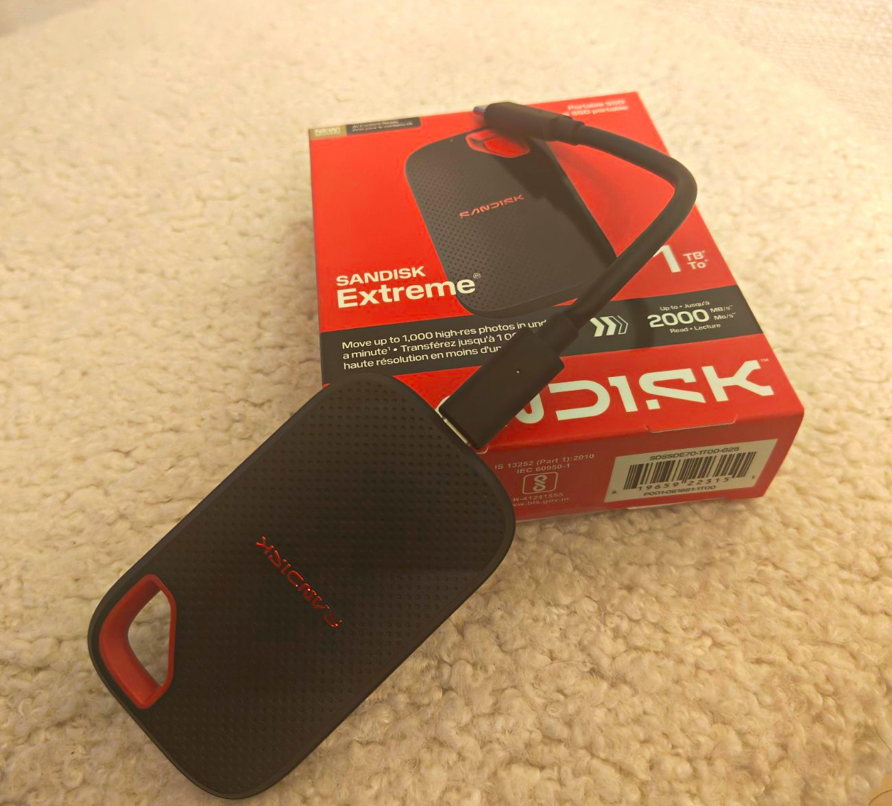 SanDisk Extreme 1TB Portable External SSD USB-C 2000MB/s Black/Orange Secured