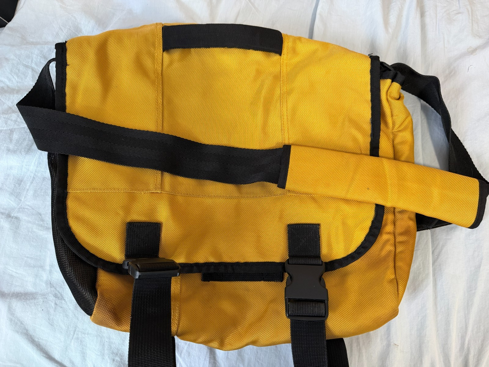 Vintage GAP 90s Y2K Messenger Crossbody Bag Weekender Laptop Yellow Nylon Vintage GAP 90s Y2K Messenger Crossbody Bag Weekender Laptop Yellow Nylon