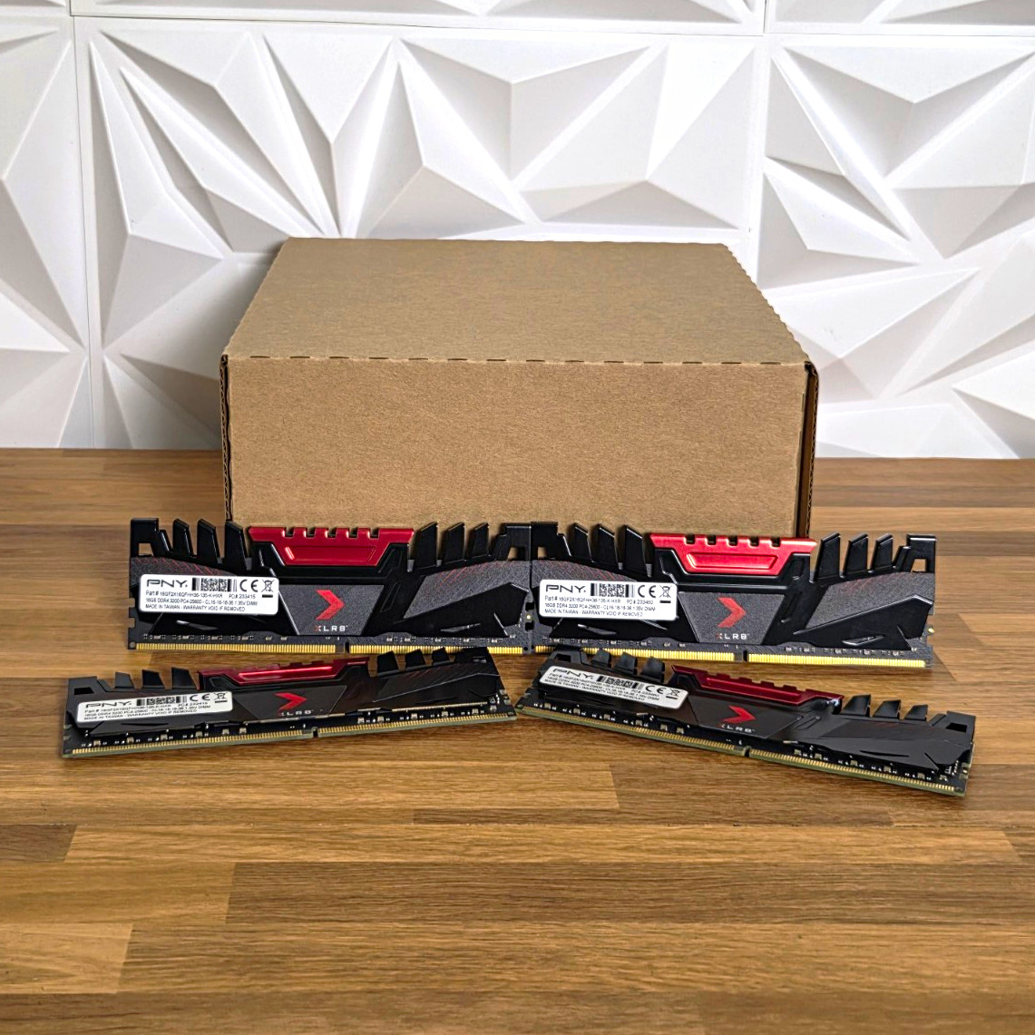 PNY XLR8 64GB (4x16GB) DDR4 DRAM UDIMM 3200 PC4-25600 288-Pin RAM