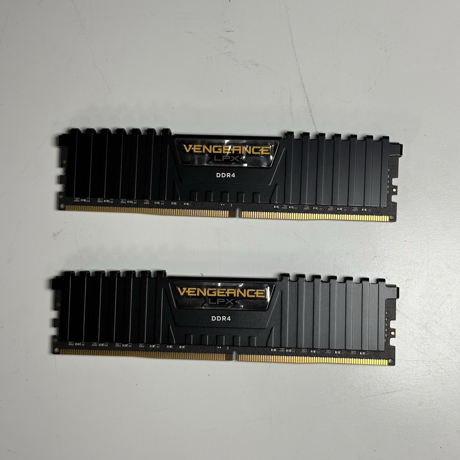 CORSAIR VENGEANCE LPX 64GB (2x32GB) DDR4 3200MHz C16 UDIMM Desktop Memory CORSAIR VENGEANCE LPX 64GB (2x32GB) DDR4 3200MHz C16 UDIMM Desktop Memory