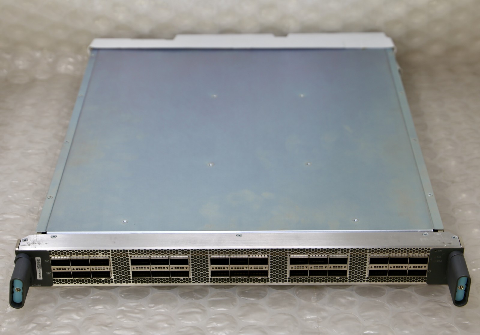 JUNIPER JNP10K-LC1101 - 30-Port 100GbE 3TBPS Line Card for PTX10000 CMUIAUWBAA JUNIPER JNP10K-LC1101 - 30-Port 100GbE 3TBPS Line Card for PTX10000 CMUIAUWBAA