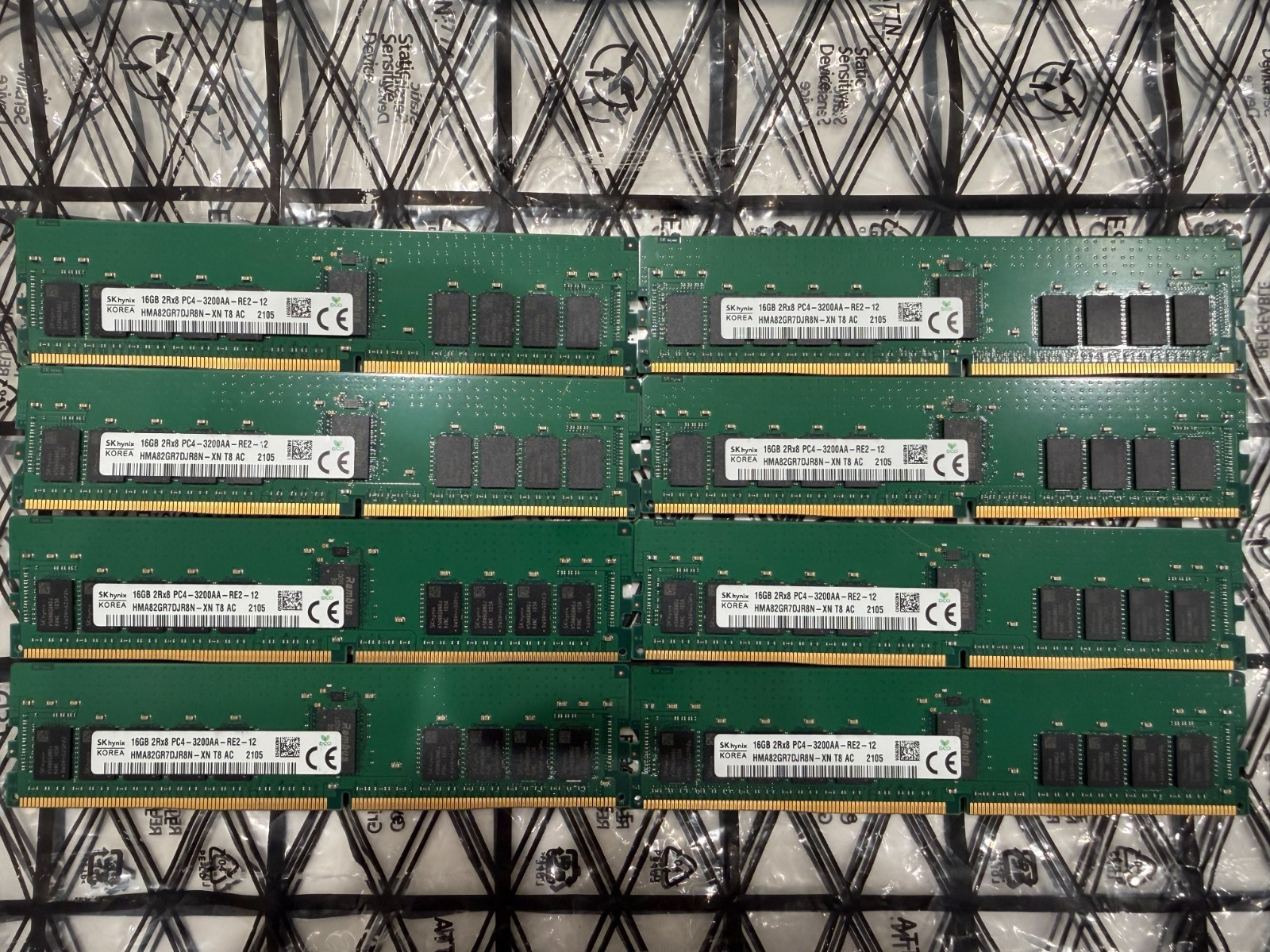 SK hynix 128GB 8x16GB DDR4-3200 ECC RDIMM 2Rx8 HMA82GR7DJR8N-XN