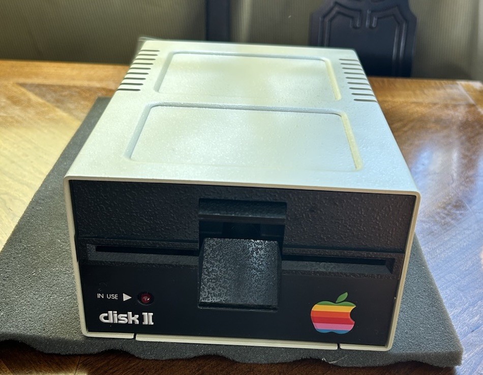 Vintage Apple Disk II 5.25” Floppy Drive A2M0003 Rainbow Logo 1978 Apple II