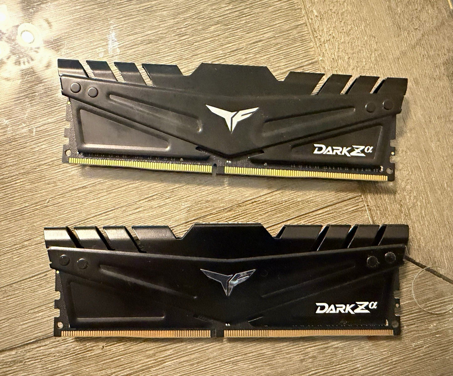 TEAMGROUP Dark Z 16GB (2x8GB) DDR4 3200 DDR4 SDRAM DIMM Desktop RAM
