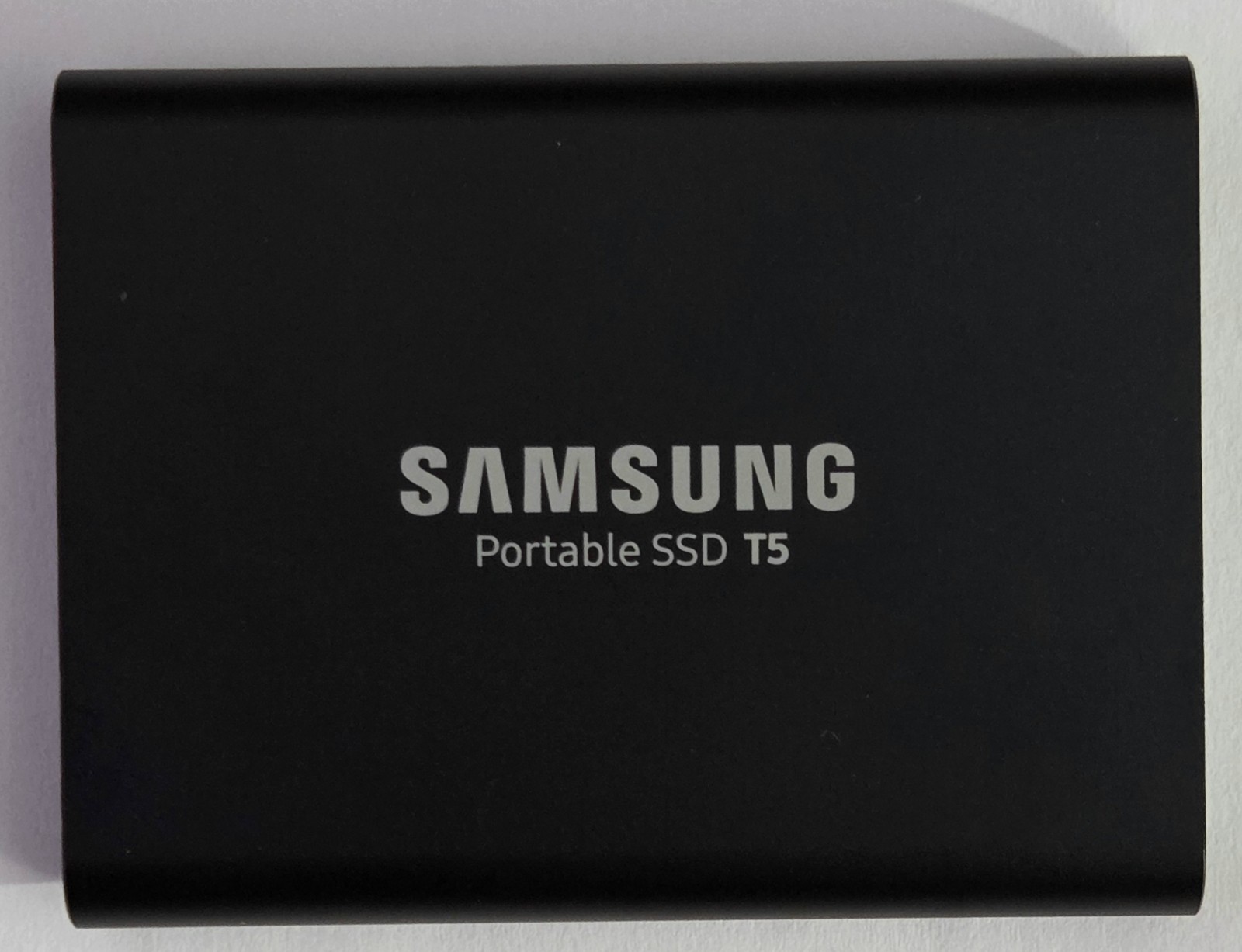 Samsung T5 1000GB External (MU-PA1T0B/AM) Portable SSD w/ USB-C - USB-A Cable Samsung T5 1000GB External (MU-PA1T0B/AM) Portable SSD w/ USB-C - USB-A Cable