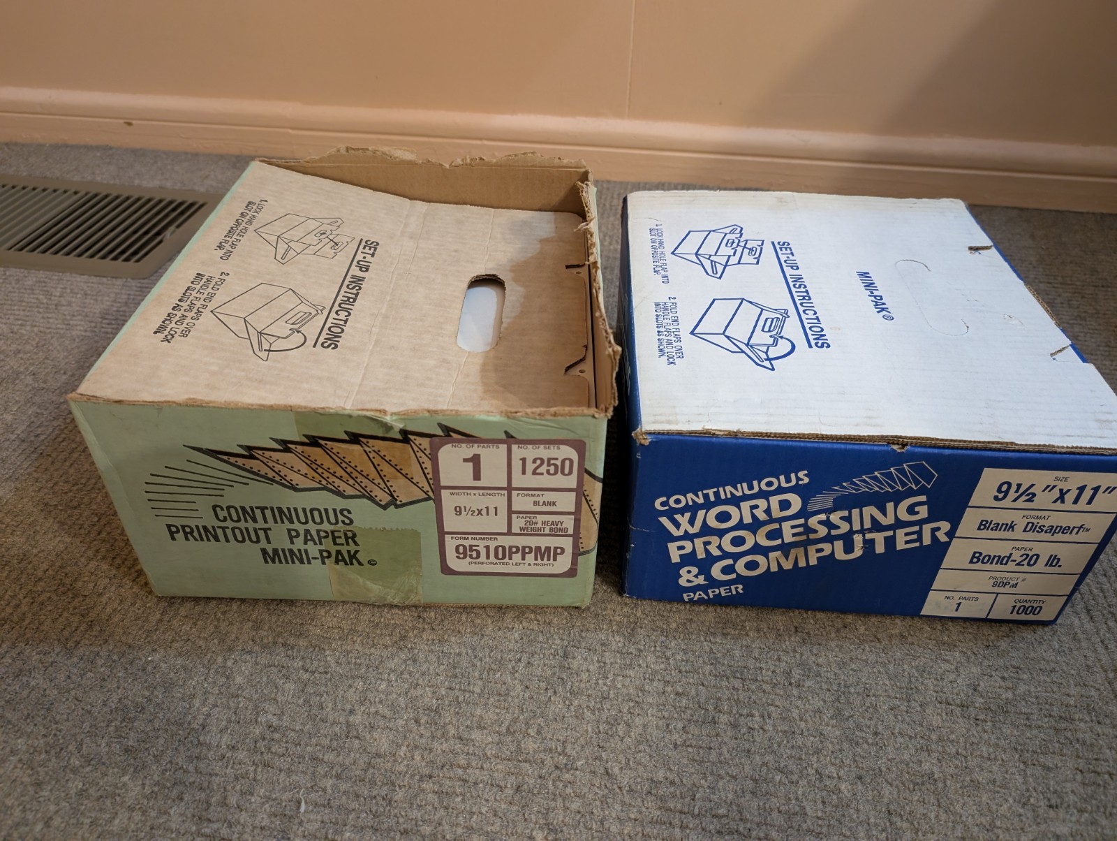 Vintage Continuous Feed Computer Paper Dot Matrix Printer 9.5 Vintage Continuous Feed Computer Paper Dot Matrix Printer 9.5