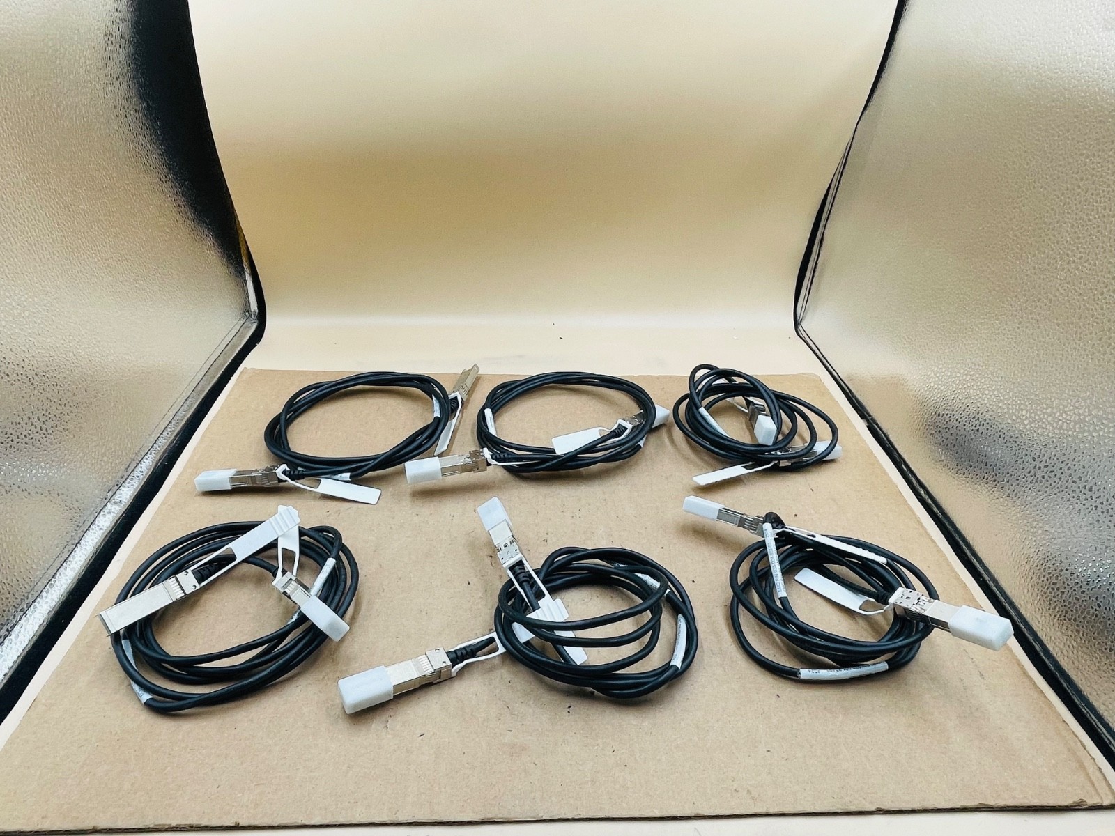 Lot of 6 EMC Amphenol 038-004-933-01 SFP28 to SFP28 Cable 2m Male to Male Lot of 6 EMC Amphenol 038-004-933-01 SFP28 to SFP28 Cable 2m Male to Male