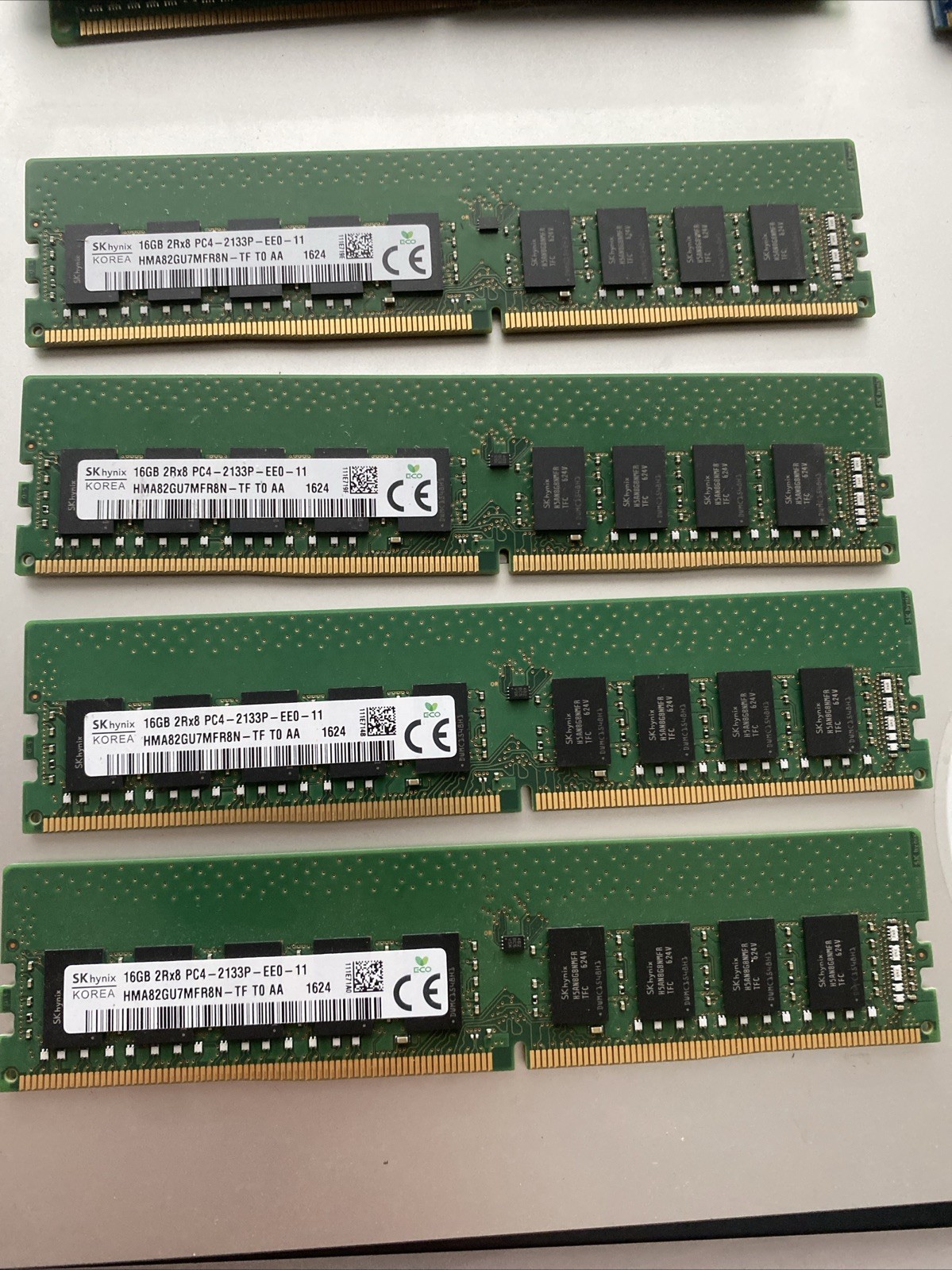 Hynix 16GB DDR4 2Rx8 PC4-2133P-EE0-11 HMA82GU7MFR8N-TF Workstation RAM