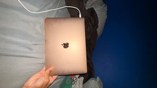 Apple MacBook Air 2019 13.3” Retina Intel Core i5 8GB RAM 128GB SSD Gold picture