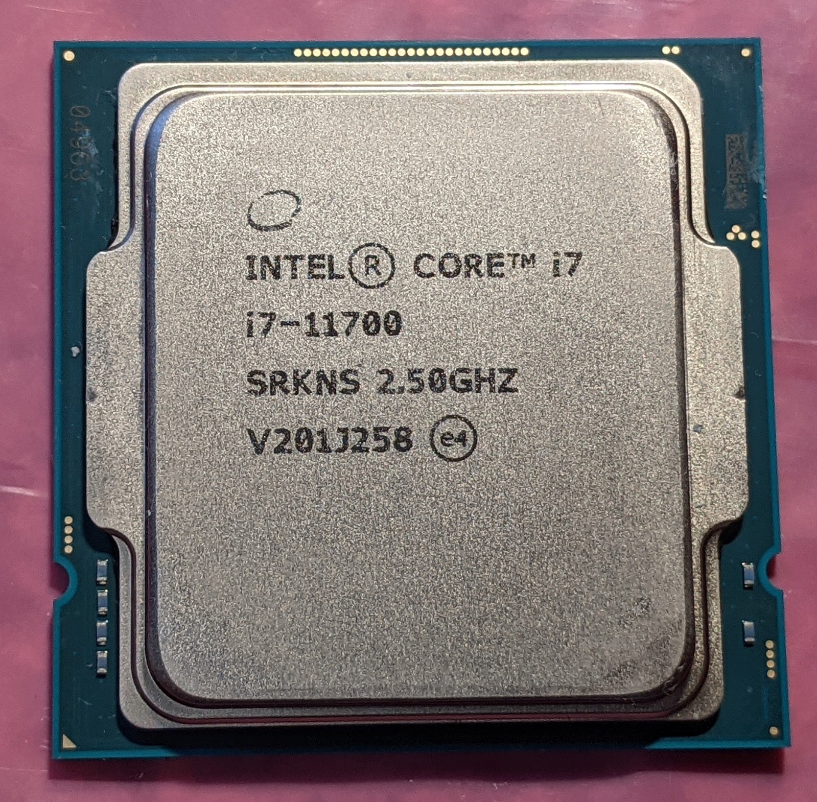 Intel Core i7-11700 SRKNS Desktop Processor 8 Cores up to 4.9 GHz LGA1200 Tested