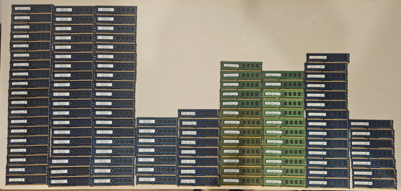 118 x 4GB DDR3 RAM LOT MIXED BRANDS AND VARYING SPEEDS. 118 x 4GB DDR3 RAM LOT MIXED BRANDS AND VARYING SPEEDS.