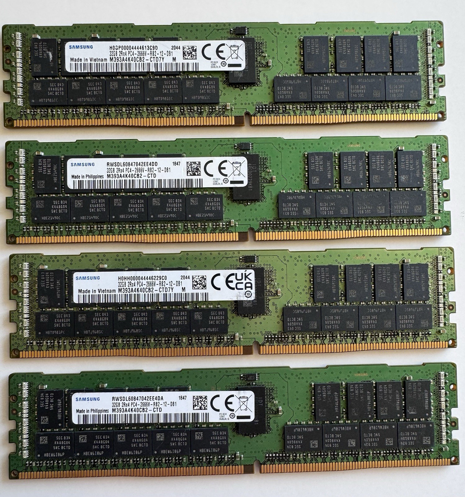 128GB (4x32GB) Samsung DDR4-2666 ECC RDIMM 2Rx4 PC4-2666V M393A4K40CB2-CTD7Y