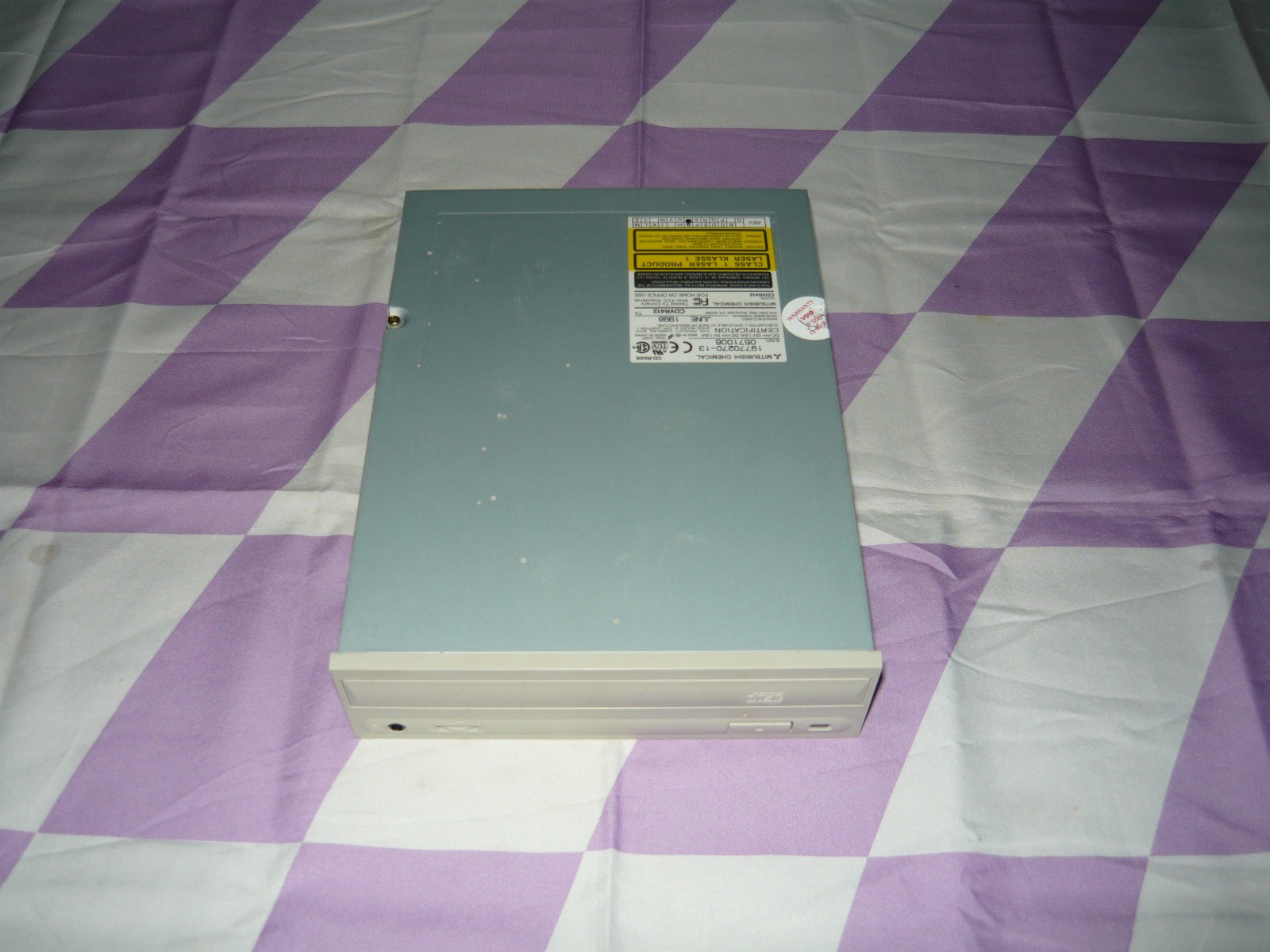 Vintage Mitsubishi CDVR412 CD-RW Optical Drive SCSI 50 Pin Used Vintage Mitsubishi CDVR412 CD-RW Optical Drive SCSI 50 Pin Used