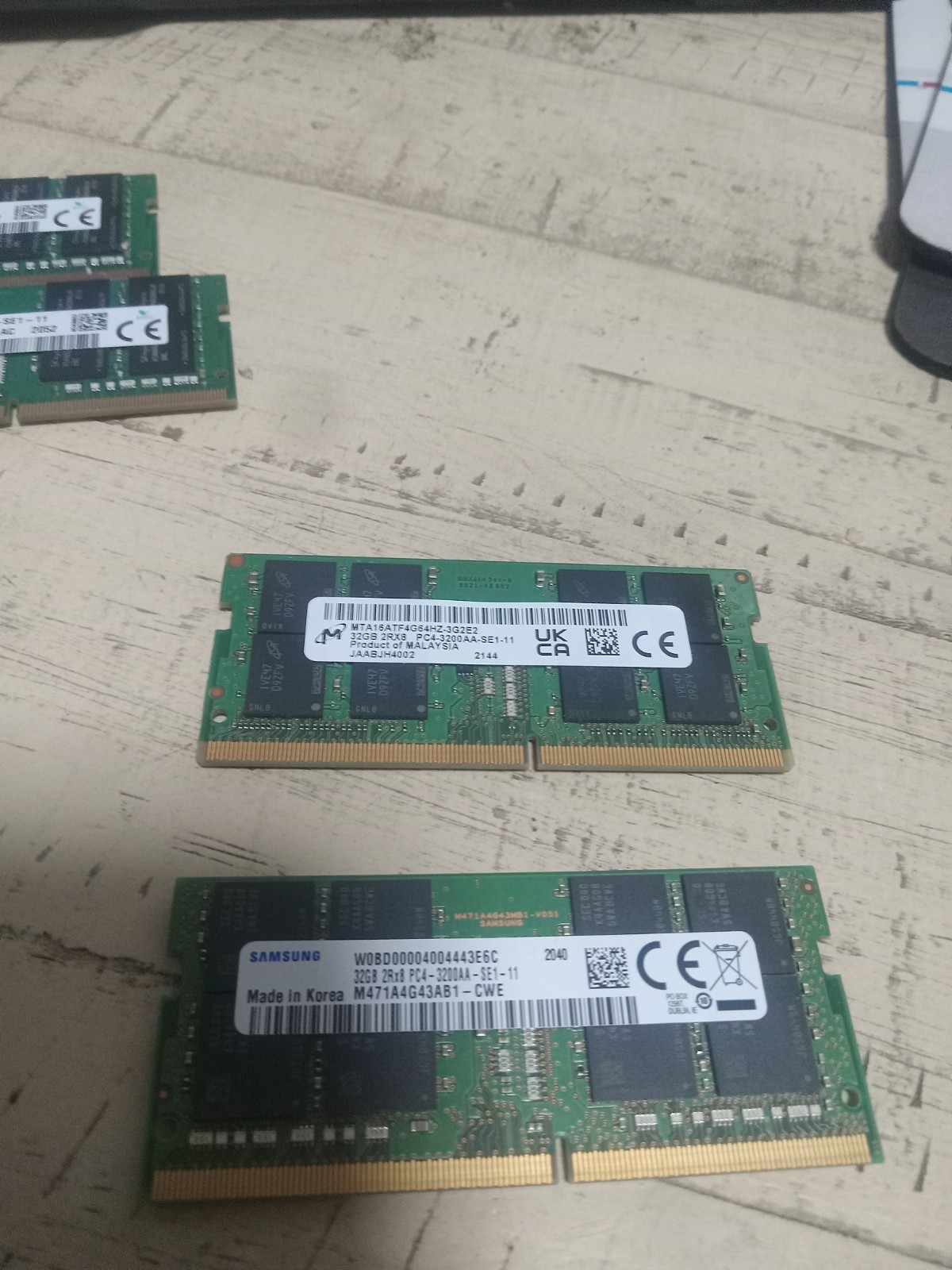 128 gb ddr4 4 modules 2 hynix 1 samsung 1 MTA