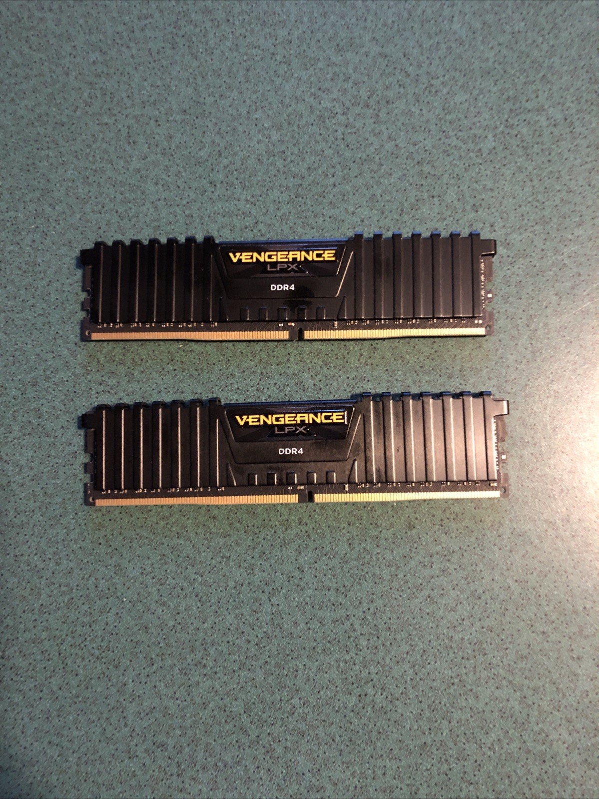 Corsair Vengeance LPX 32GB (2x16GB) DDR4 3200MHz DIMM RAM CMK32GX4M2E3200C16 Corsair Vengeance LPX 32GB (2x16GB) DDR4 3200MHz DIMM RAM CMK32GX4M2E3200C16