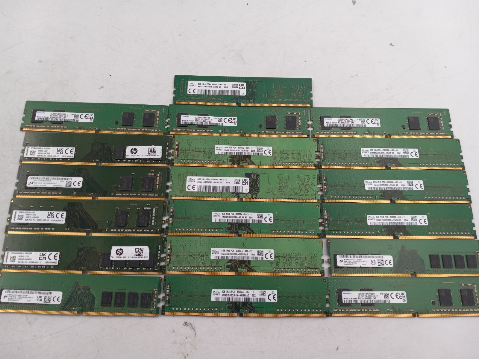 LOT OF 19 MIX BRANDS 8GB (19X8GB) PC4-3200AA DESKTOP RAM (MM743) LOT OF 19 MIX BRANDS 8GB (19X8GB) PC4-3200AA DESKTOP RAM (MM743)