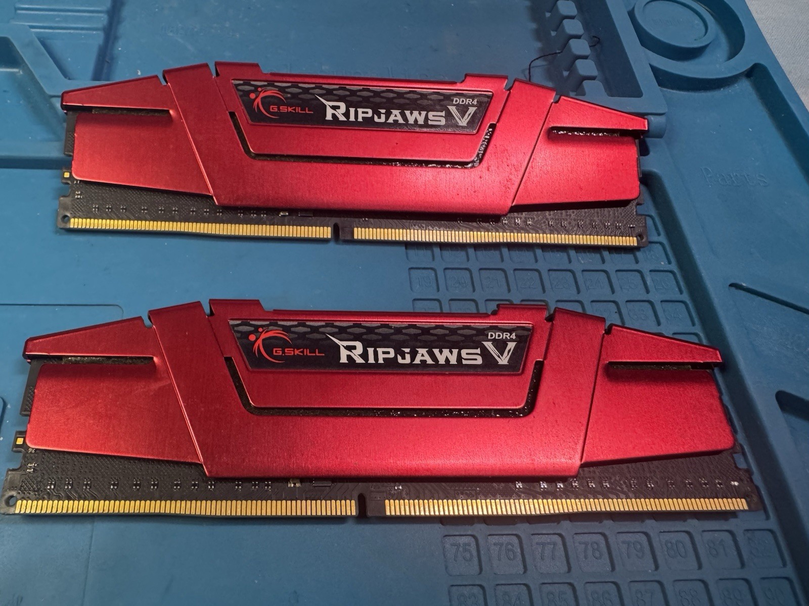 G.Skill Ripjaws V Series 32GB (16GB X 2) DDR4- 2400 CL 15-15-35 1.20v  XMP 2.0