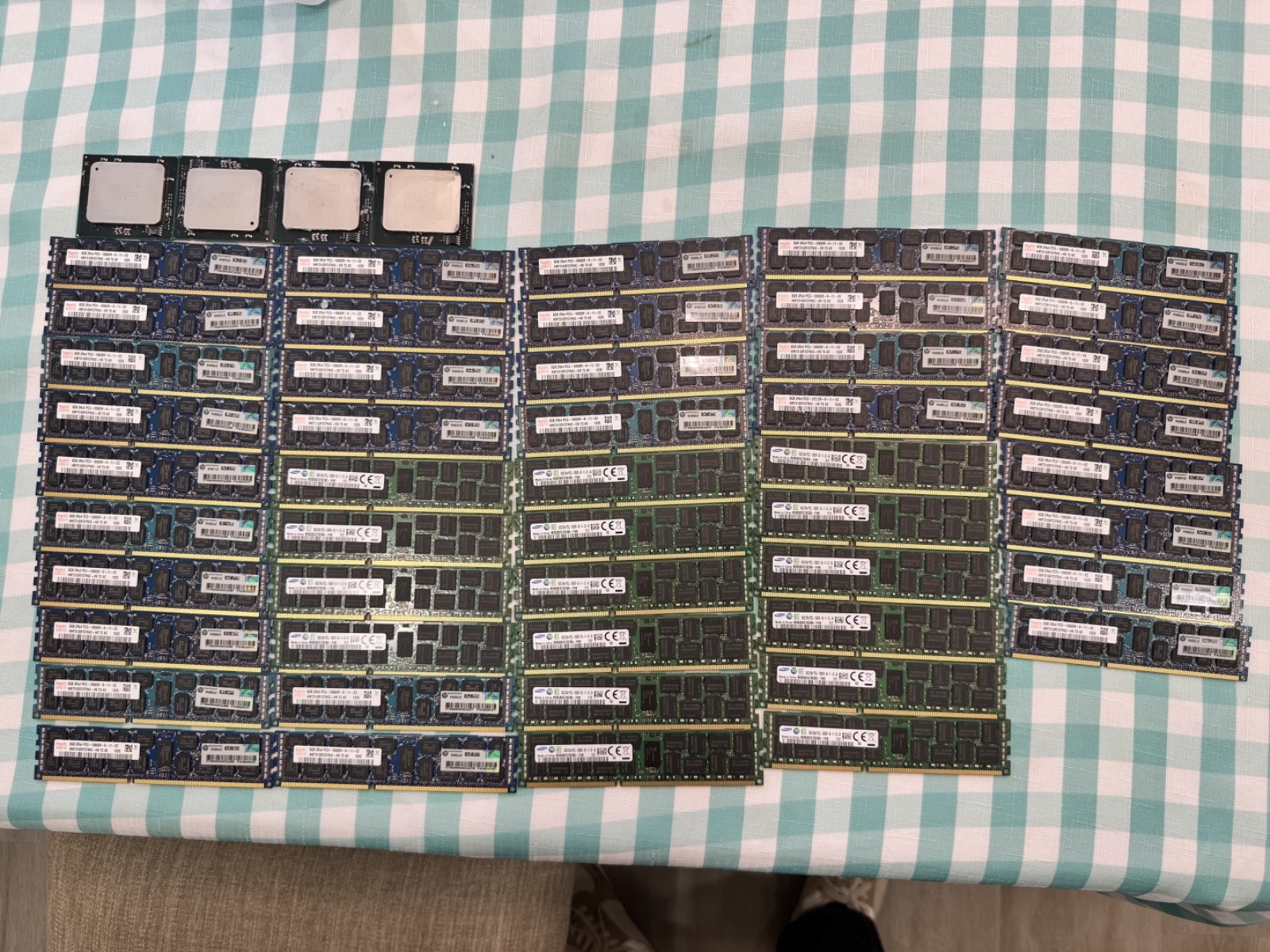 LOT 32x8GB and 16x16GB PC3-10600R (DDR3-1333) Memory and 4X Intel Xeon E7-4830 LOT 32x8GB and 16x16GB PC3-10600R (DDR3-1333) Memory and 4X Intel Xeon E7-4830