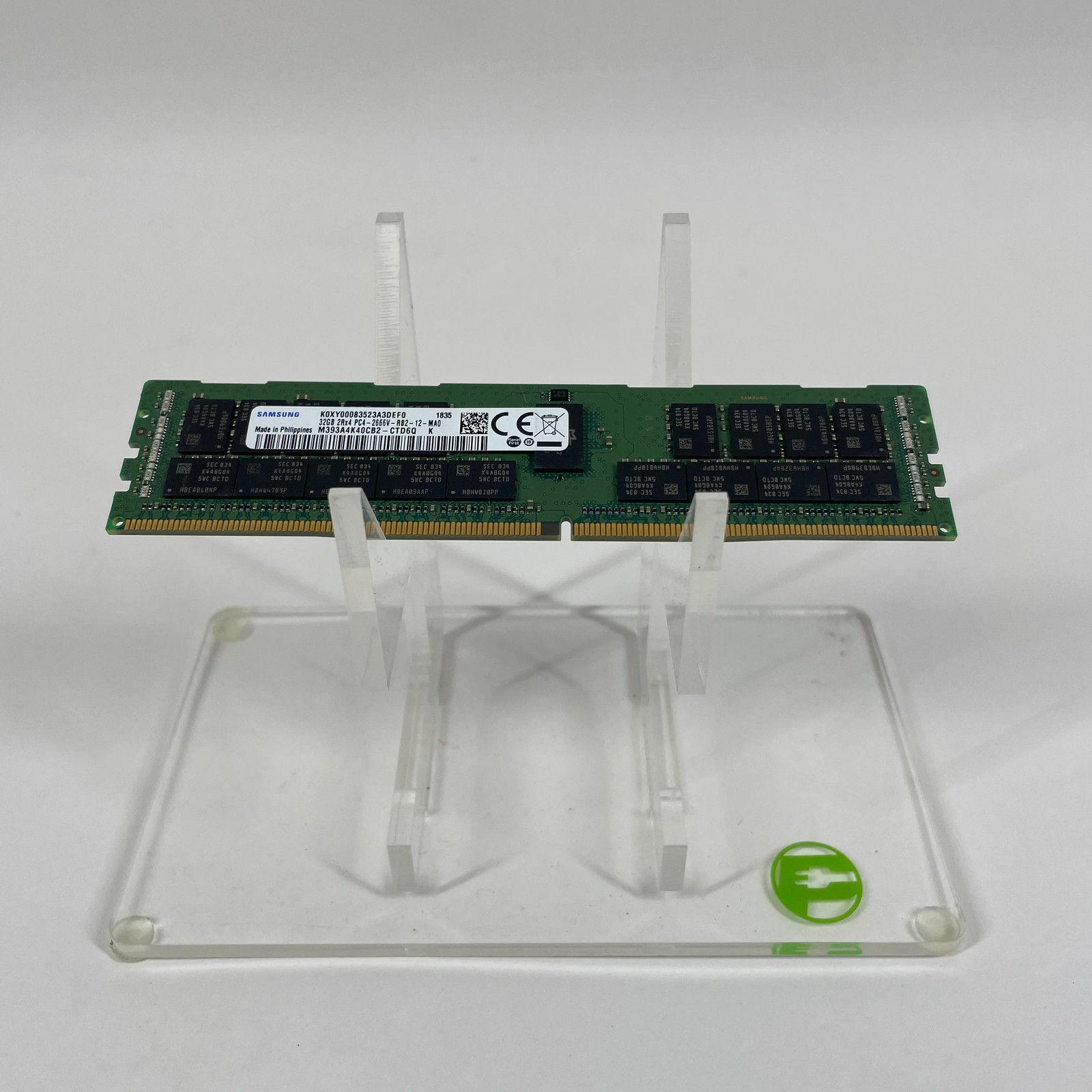 Samsung 2Rx4 PC4_2666v 32GB (1x32GB) RAM DDR4 2666MHz M393A4K40CB2-CTD6Q Samsung 2Rx4 PC4_2666v 32GB (1x32GB) RAM DDR4 2666MHz M393A4K40CB2-CTD6Q
