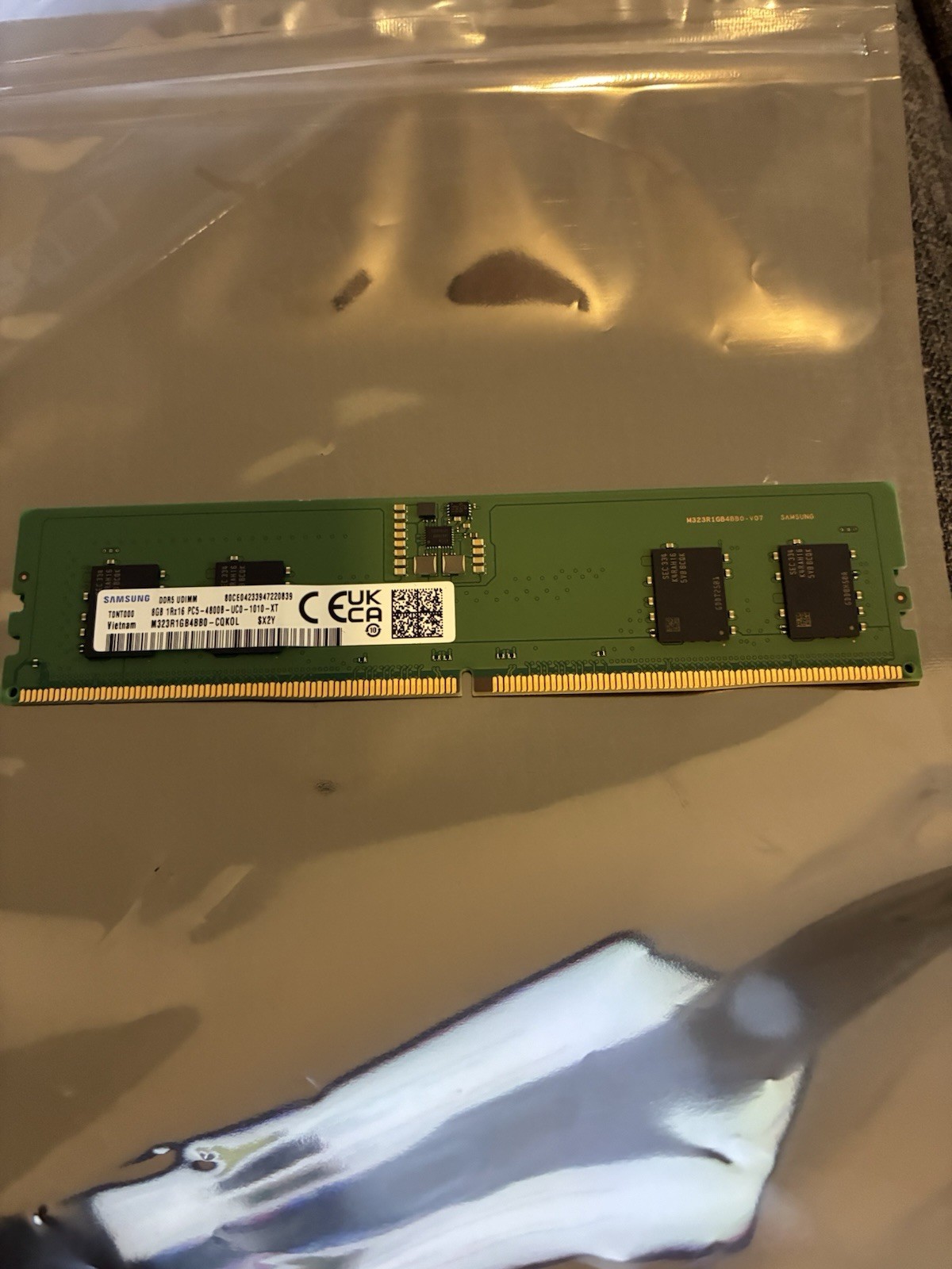 Samsung 16GB (2x8GB) DDR5 UDIMM PC5-4800B 288-Pin RAM M323R1GB4BB0 Samsung 16GB (2x8GB) DDR5 UDIMM PC5-4800B 288-Pin RAM M323R1GB4BB0