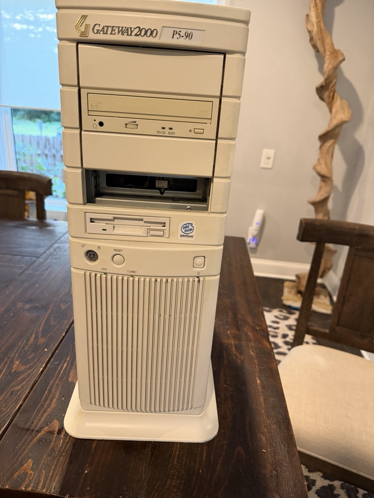 Vintage GATEWAY 2000 P5-90 AT FULL Tower Computer W/Awesome Retro Case Vintage GATEWAY 2000 P5-90 AT FULL Tower Computer W/Awesome Retro Case