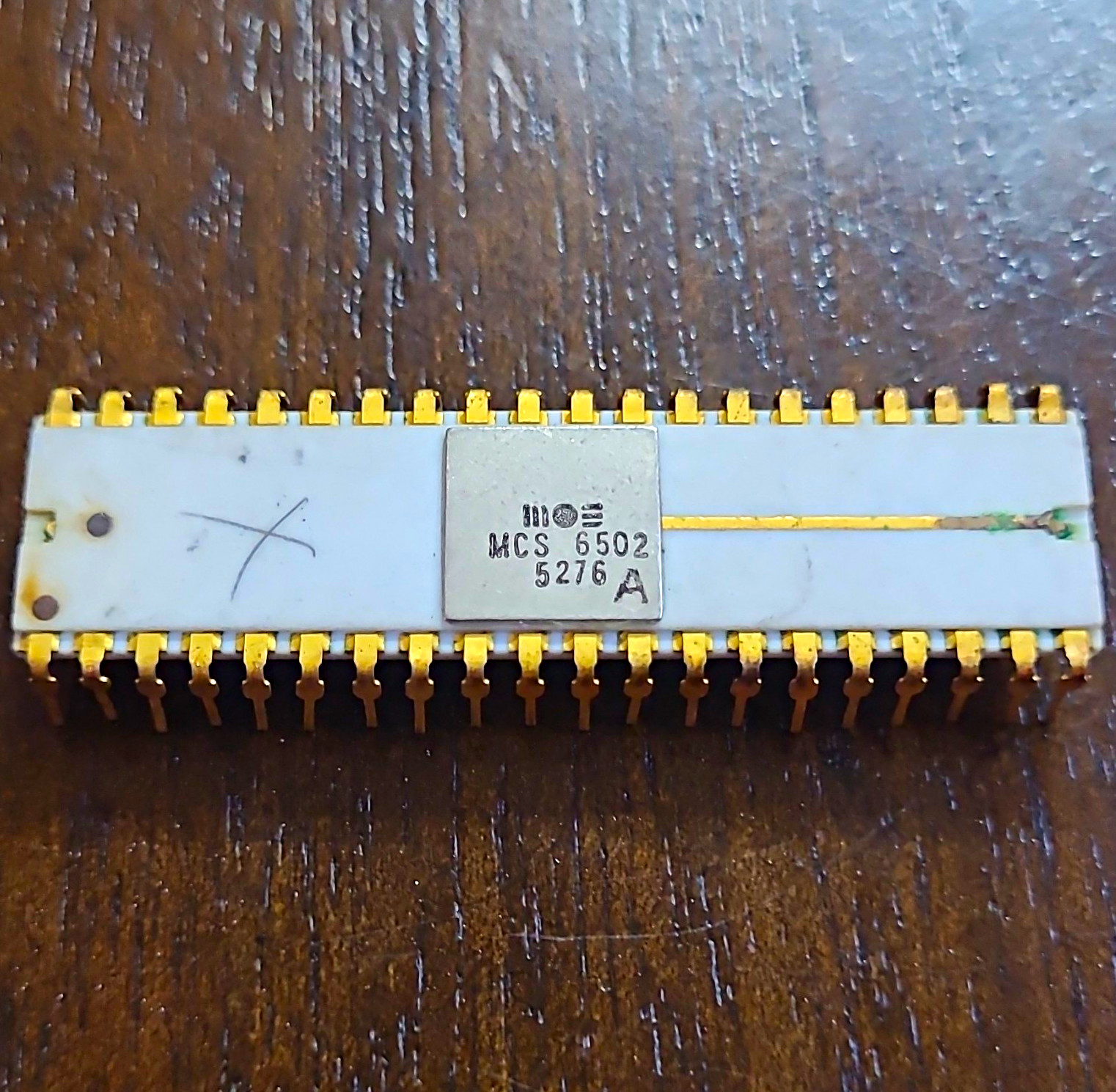 MOS MCS 6502 Ceramic DIP Vintage CPU/Processor Chip ALL LEGS INTACT (BO)