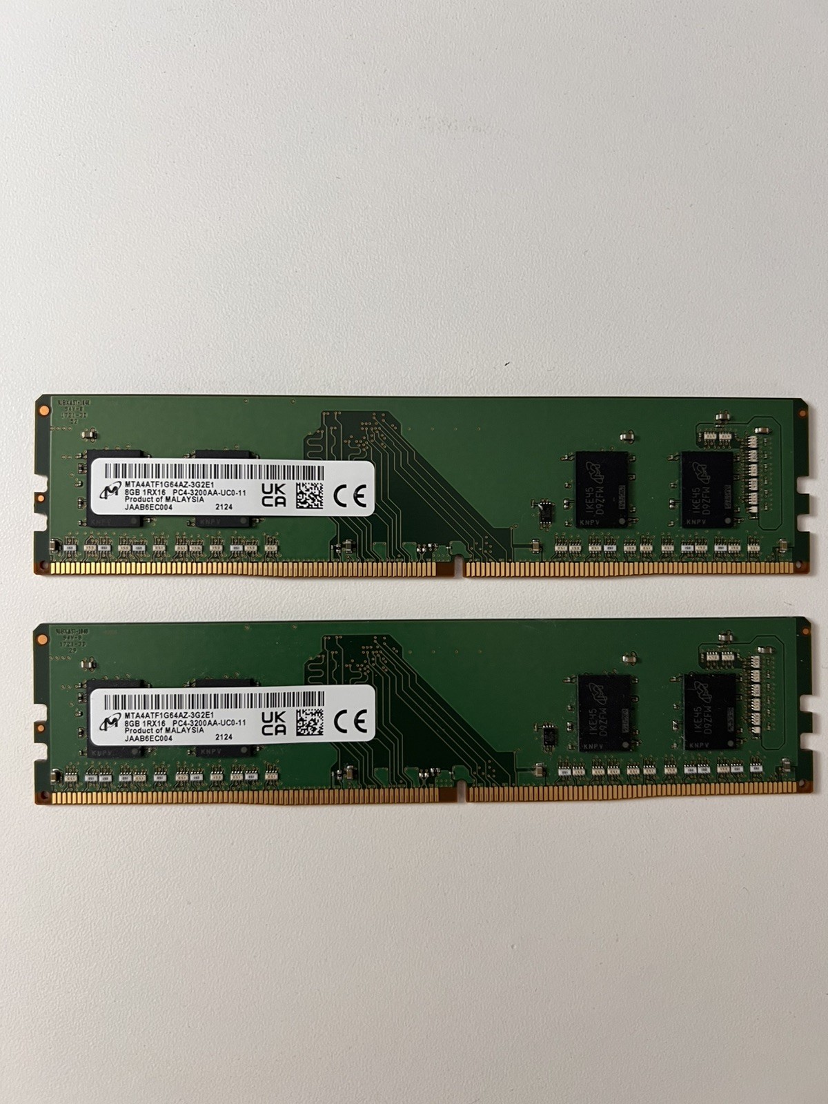 Micron 16GB (2x8GB) DDR4-3200 PC4-25600 Desktop RAM MTA4ATF1G64AZ-3G2E1