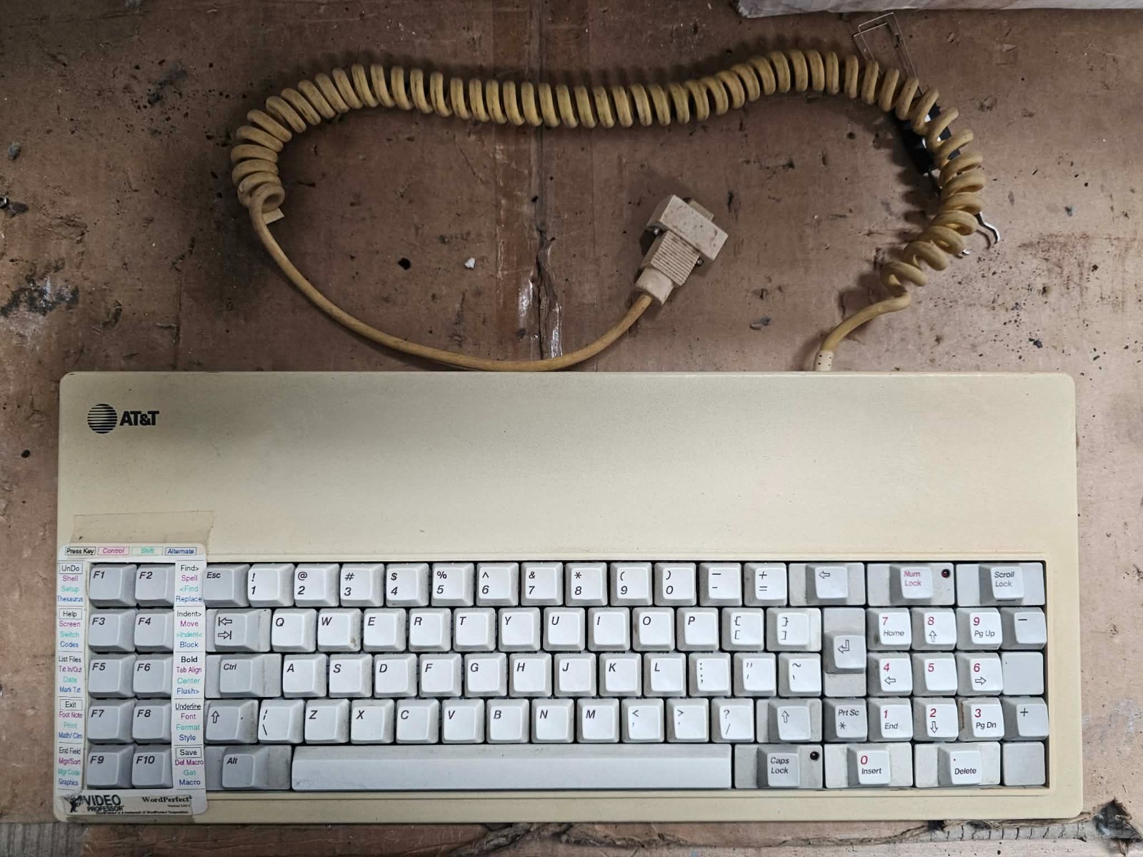 Mint AT&T KBD 301 Keyboard Olivetti M24 PC 6300 Vintage Made Italy Rare 1980s Mint AT&T KBD 301 Keyboard Olivetti M24 PC 6300 Vintage Made Italy Rare 1980s