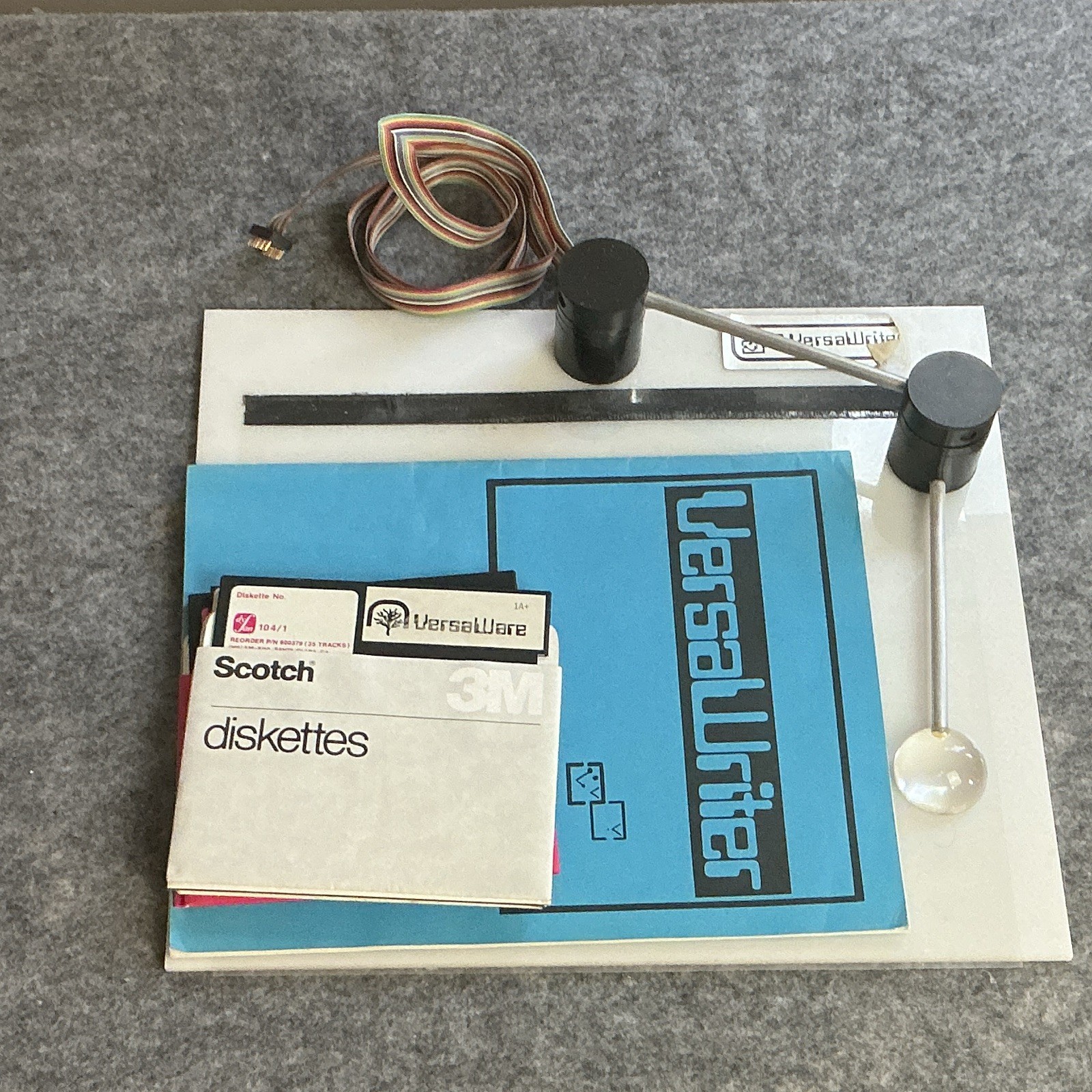 Apple II Versa Computing, Inc. Vintage VersaWriter Reference Manual w/ Diskettes Apple II Versa Computing, Inc. Vintage VersaWriter Reference Manual w/ Diskettes