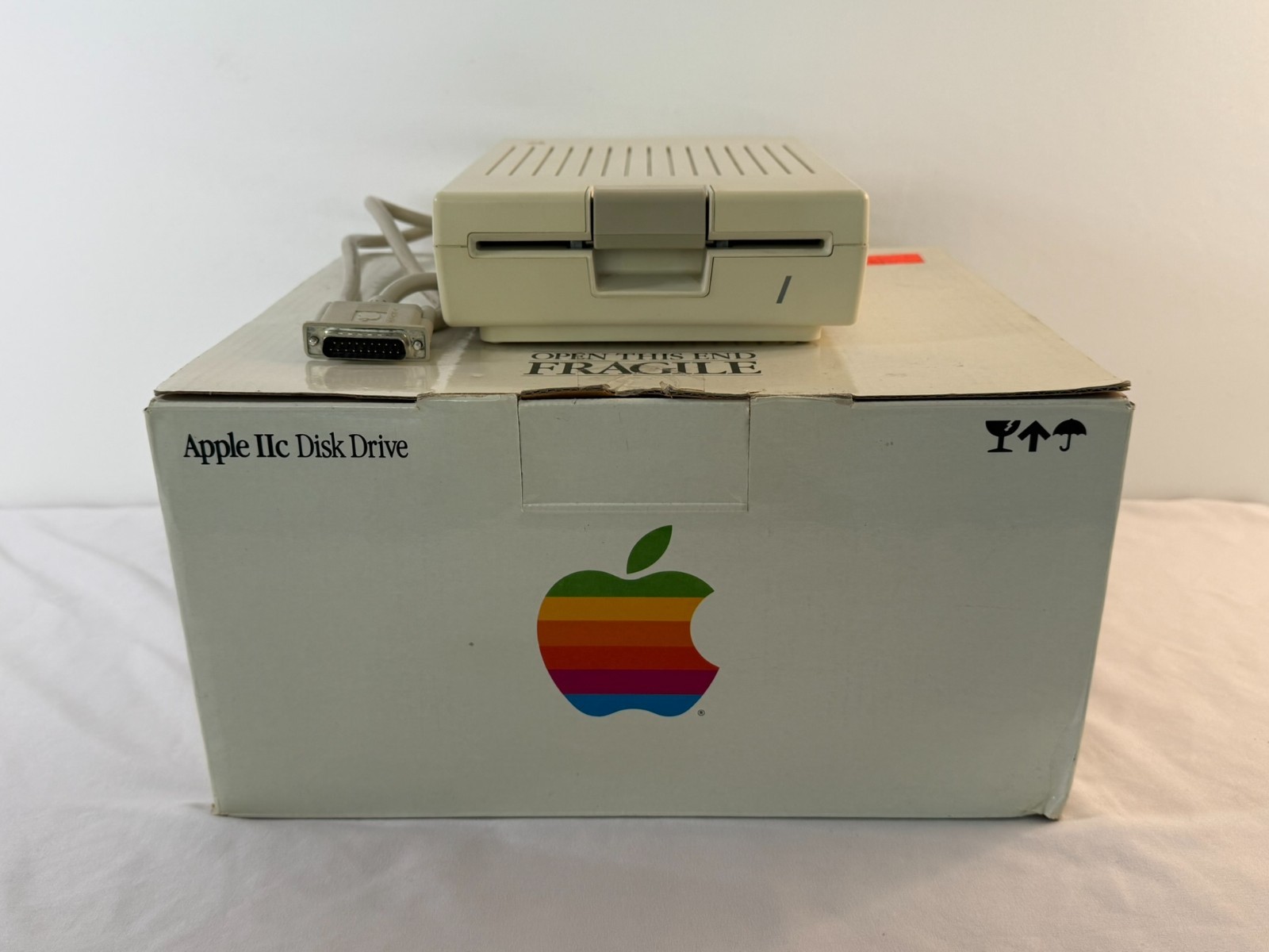 Vintage Apple Disk IIc A2M4050 5.25 Floppy Drive Original Box Tested Working Vintage Apple Disk IIc A2M4050 5.25 Floppy Drive Original Box Tested Working