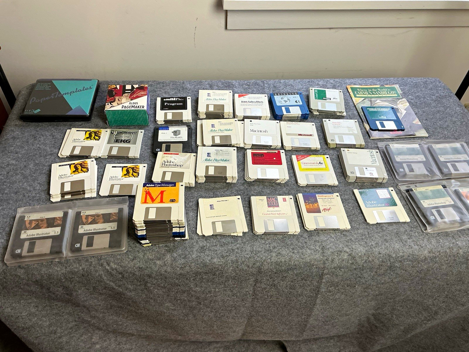 Huge Lot of Vintage Mac 3.5” Disk Sets, Illustrator, Photoshop, Pagemaker, More