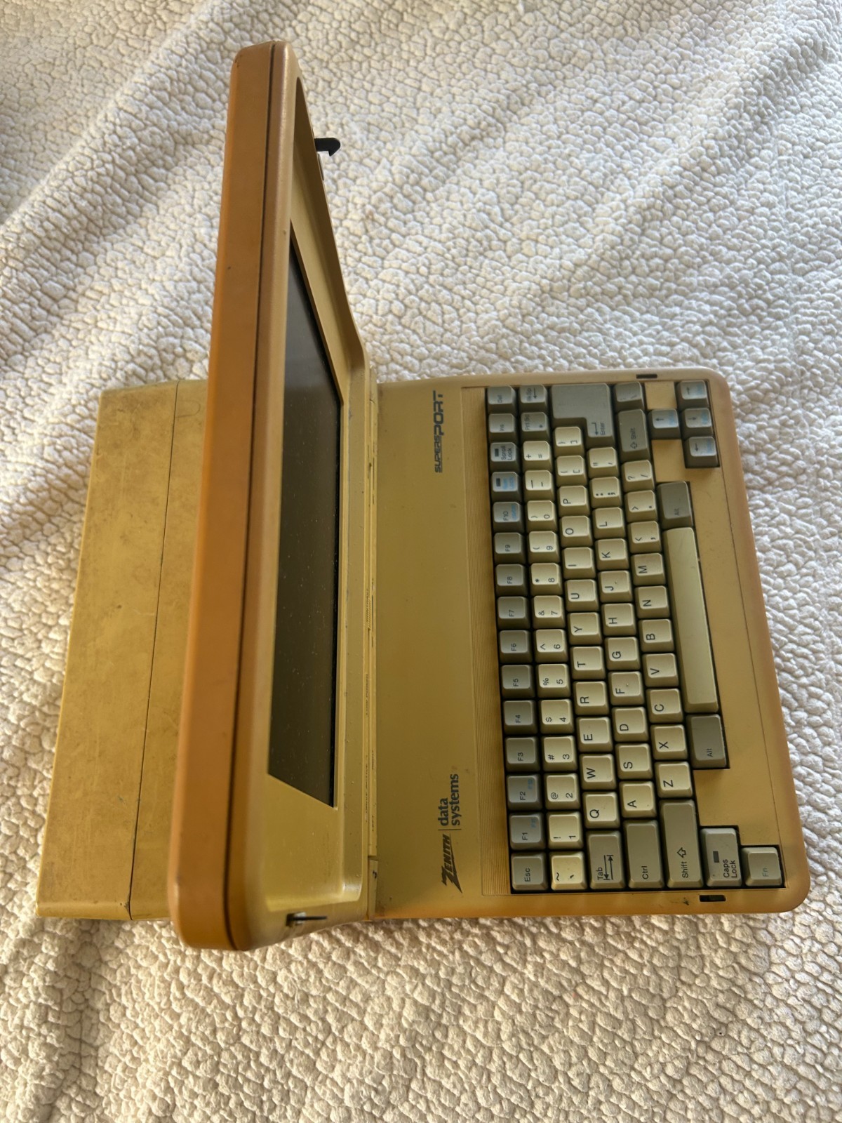 Vintage Zenith SuperSPORT #ZWL-184-02 Laptop Vintage Zenith SuperSPORT #ZWL-184-02 Laptop