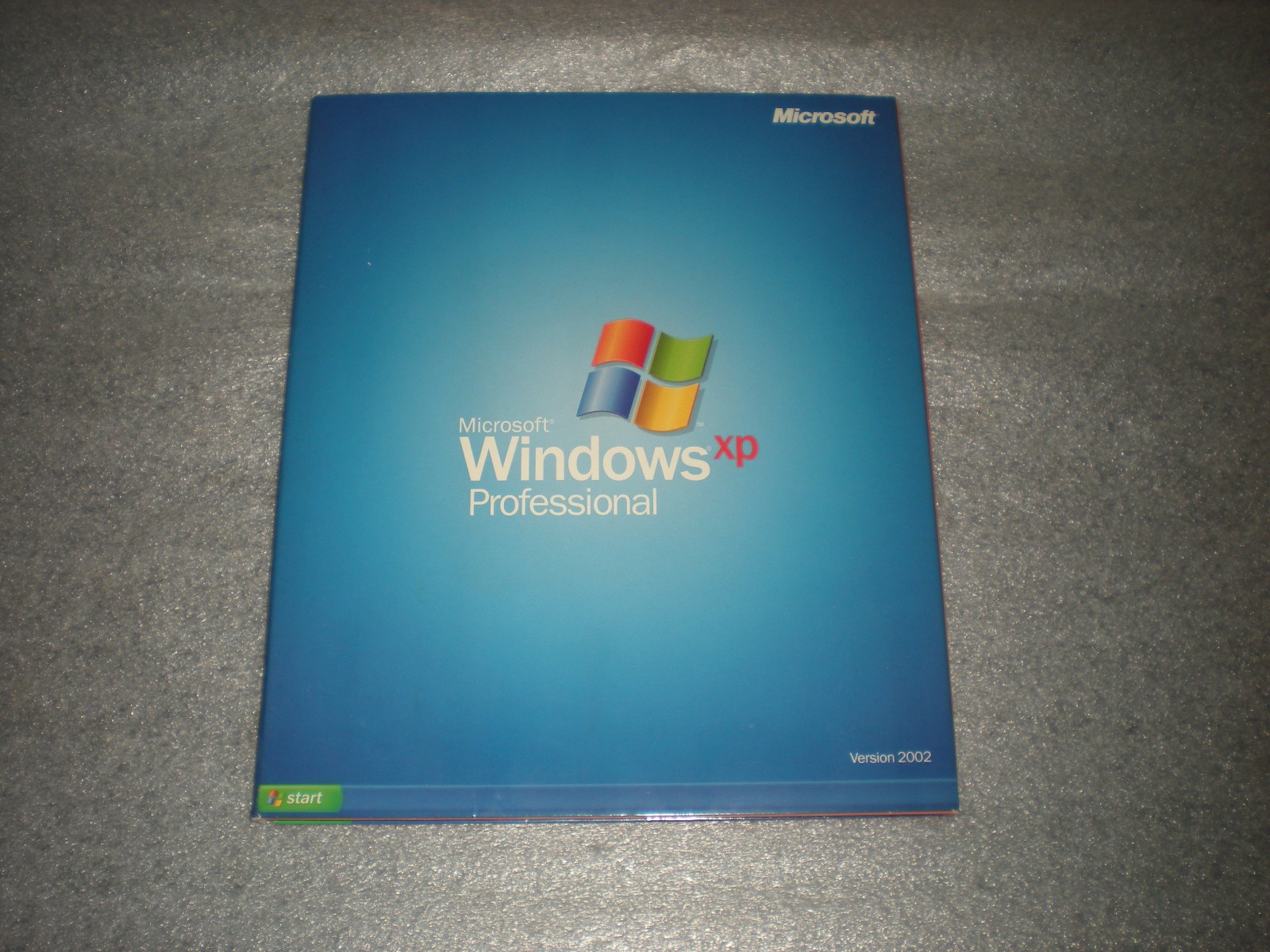 Windows Xp Computer Retro Vintage Microsoft Windows XP Professional Full Retail Version W ...