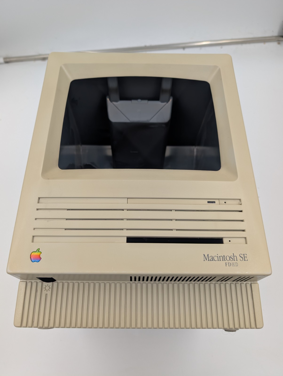 Apple Macintosh SE FDHD Vintage Mac Computer Shell Front/Back Only (260204) Apple Macintosh SE FDHD Vintage Mac Computer Shell Front/Back Only (260204)