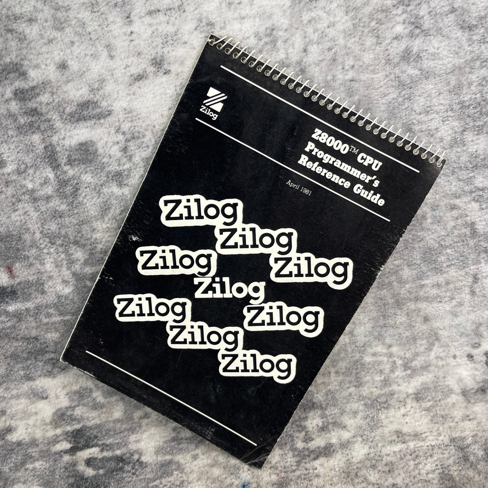 Zilog Z8000 CPU Programmer's Reference Guide April 1981 Vintage Tech Manual Rare Zilog Z8000 CPU Programmer's Reference Guide April 1981 Vintage Tech Manual Rare