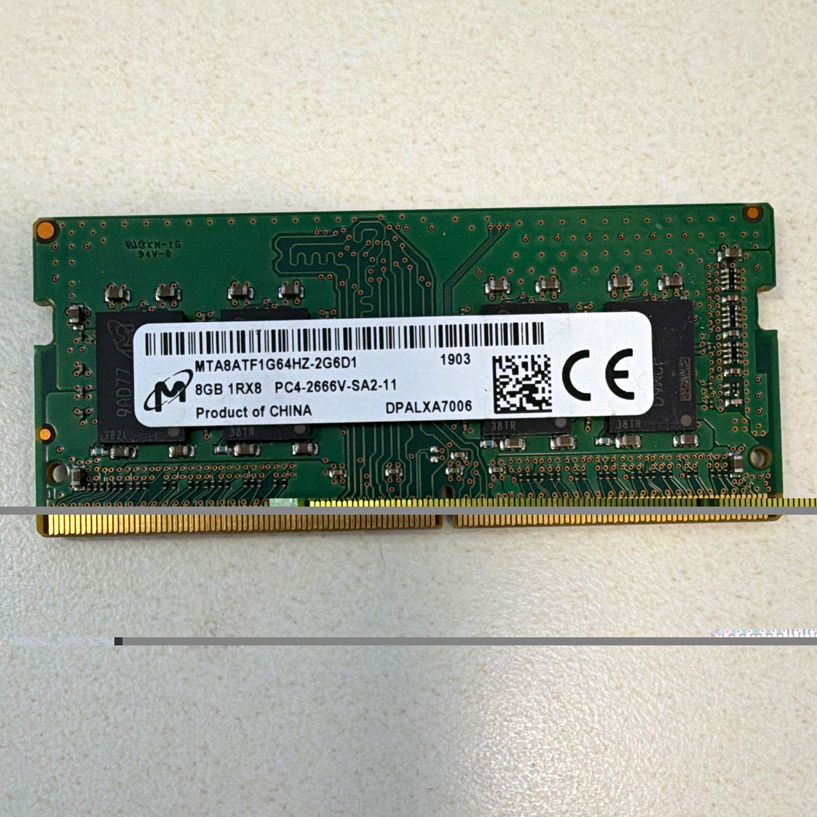 Micron 8GB DDR4 SO-DIMM PC4-2666V 260-Pin Non-ECC RAM MTA8ATF1G64HZ-2G6D1