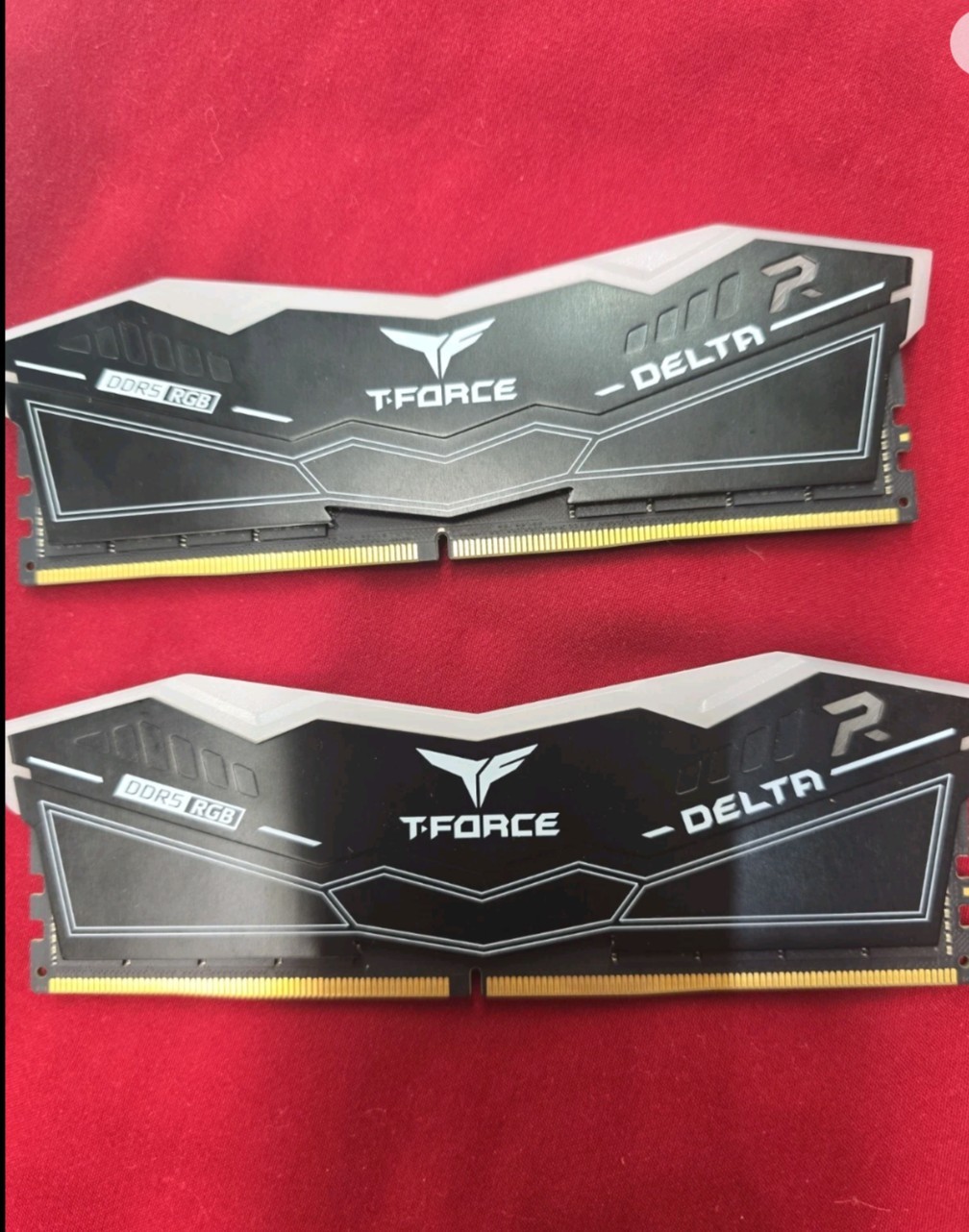 TeamGroup T-Force DELTA RGB 64GB 2x32 On-die ECC 6000mhz.