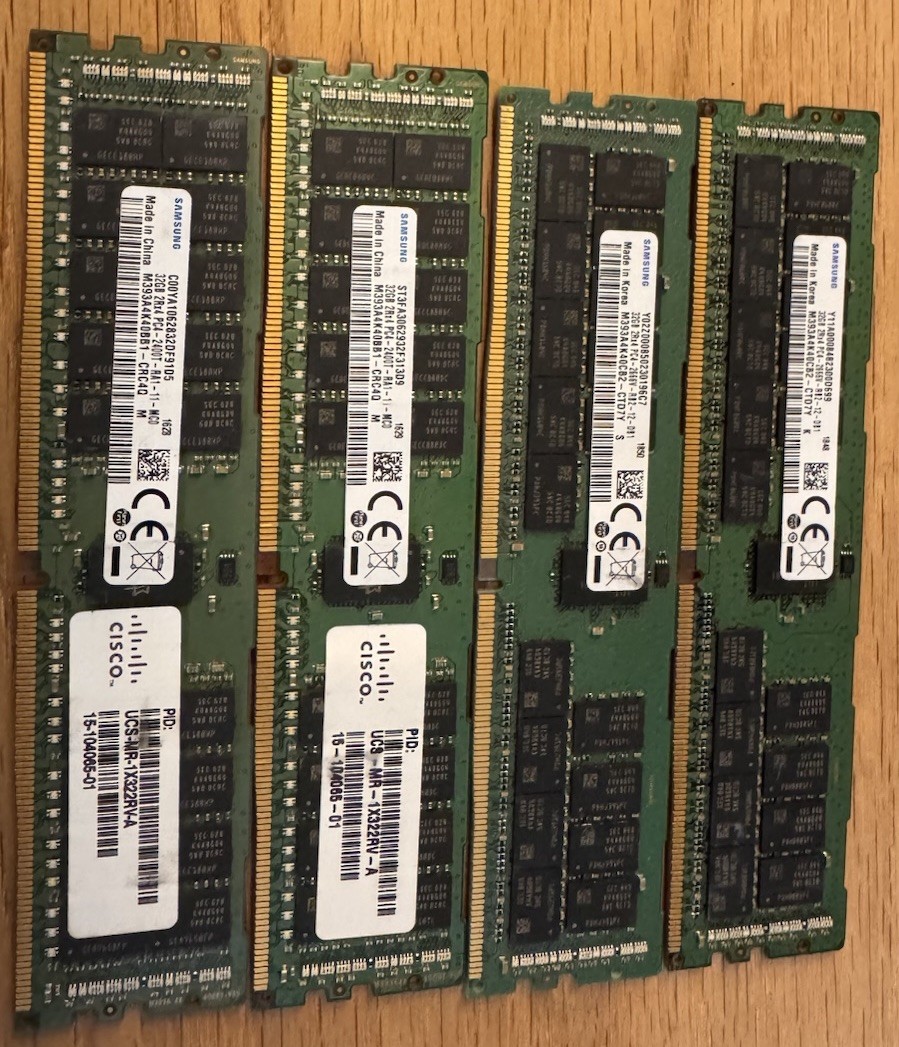 Alot 4 Stick 128GB 4x32GB SAMSUNG ( 32GB 2Rx4 PC4-2666v RBA and 32GB 2RX4-2400T)