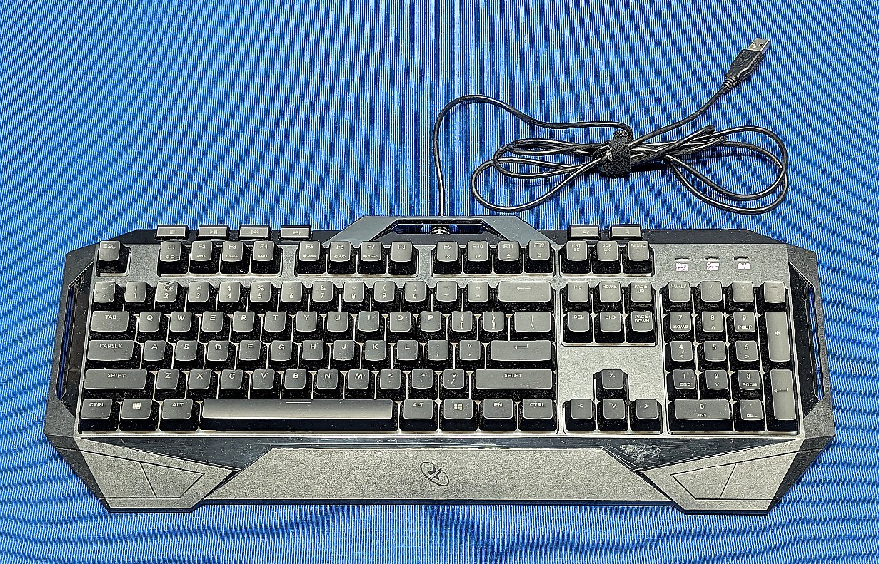 Vintage Rosewill Fusion C40 Gaming Keyboard Vintage Rosewill Fusion C40 Gaming Keyboard
