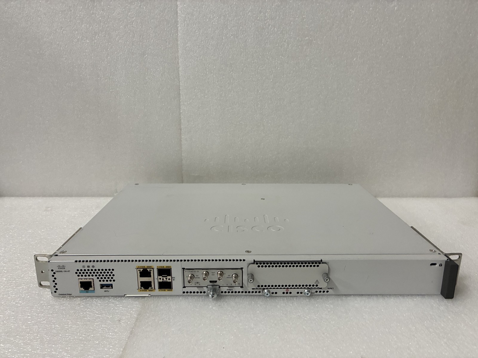 Cisco C8200L-1N-4T 4 Port Gigabit Edge Router W/ P-LTEAP18-GL Module