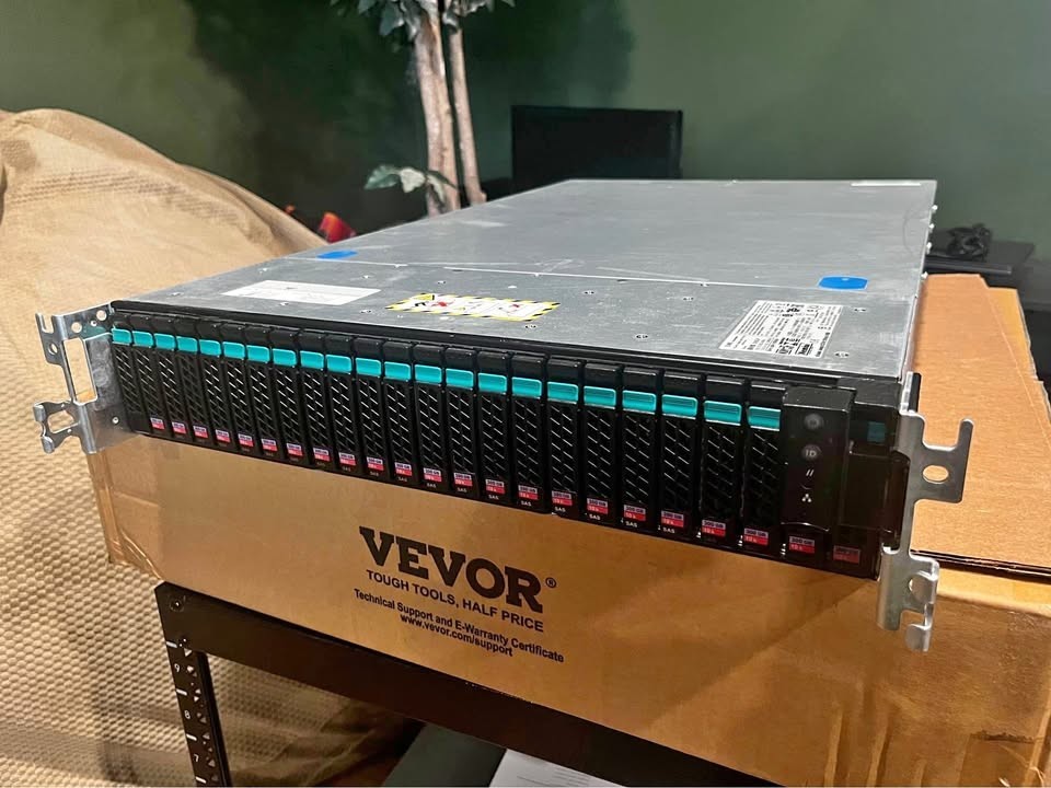 Scale Server Back EMC DRBGP TrueNAS Scale Server 2x E5-2660 128GB RAM 24x 300GB HDD 2X ...
