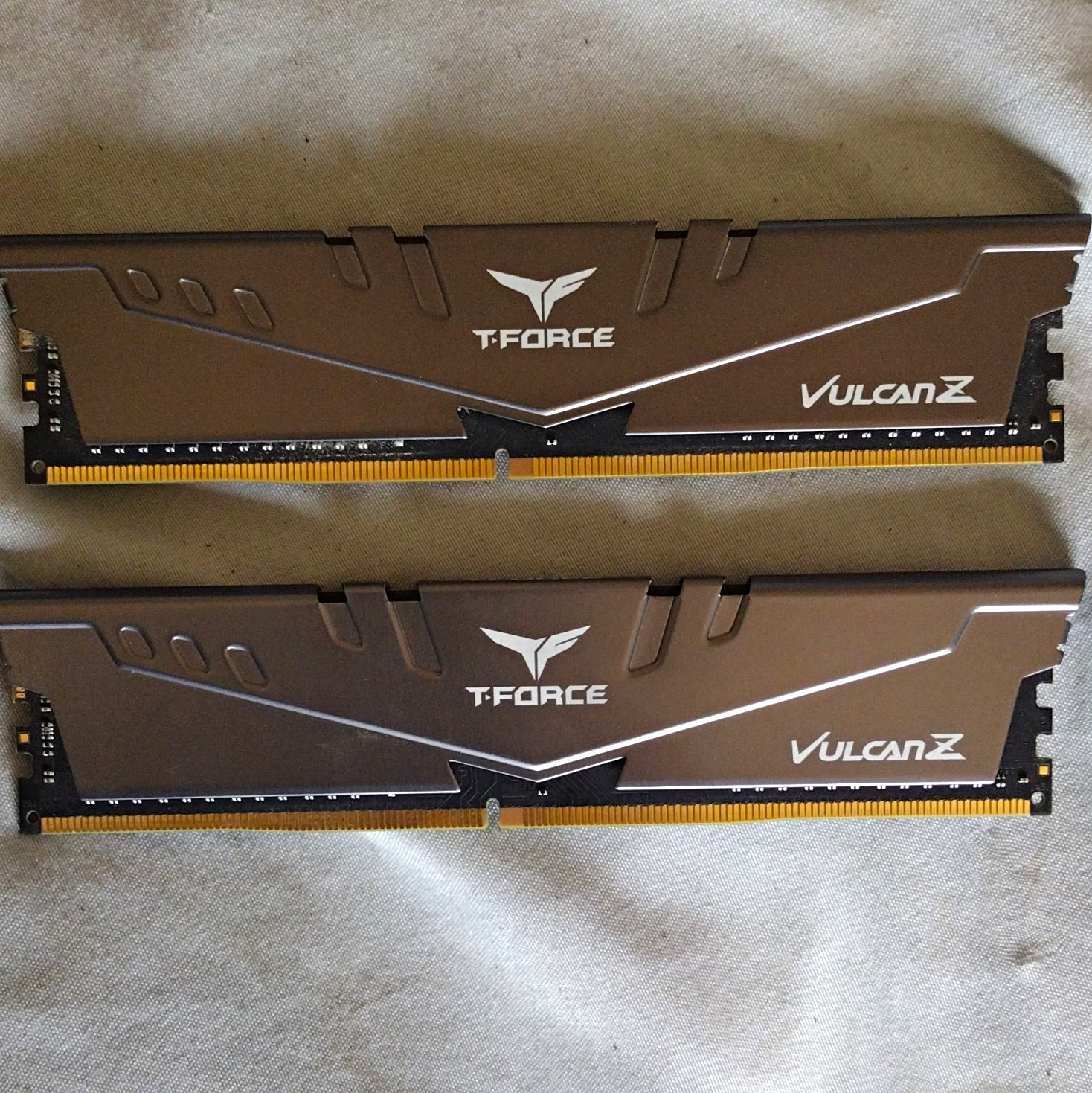 Teamgroup T-Force Vulcan Z 16GB (2x8GB) DDR4-3000 288-Pin Unbuffered