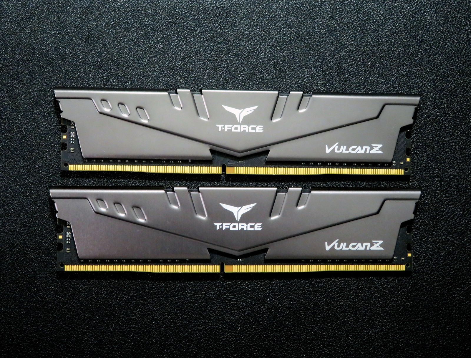 TeamGroup T-Force Vulcan 32GB 2x16GB DDR4-3200 PC4-25600 TLZGD416G3200HC16FBK TeamGroup T-Force Vulcan 32GB 2x16GB DDR4-3200 PC4-25600 TLZGD416G3200HC16FBK
