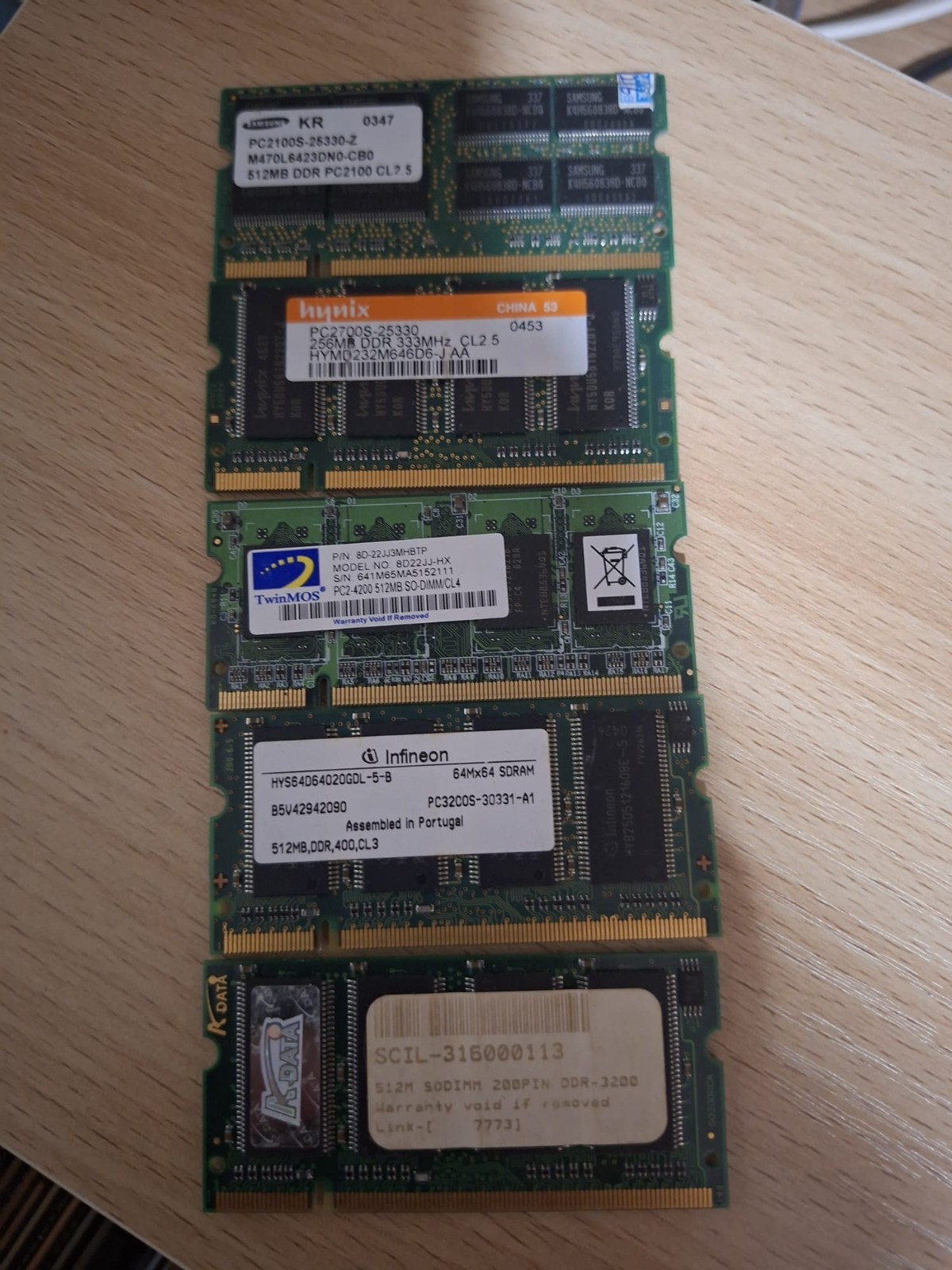 47 Vintage PC Components – 40 RAM Modules SDRAM DDR DDR2 DDR3 + 7 Intel AMD CPUs 47 Vintage PC Components – 40 RAM Modules SDRAM DDR DDR2 DDR3 + 7 Intel AMD CPUs