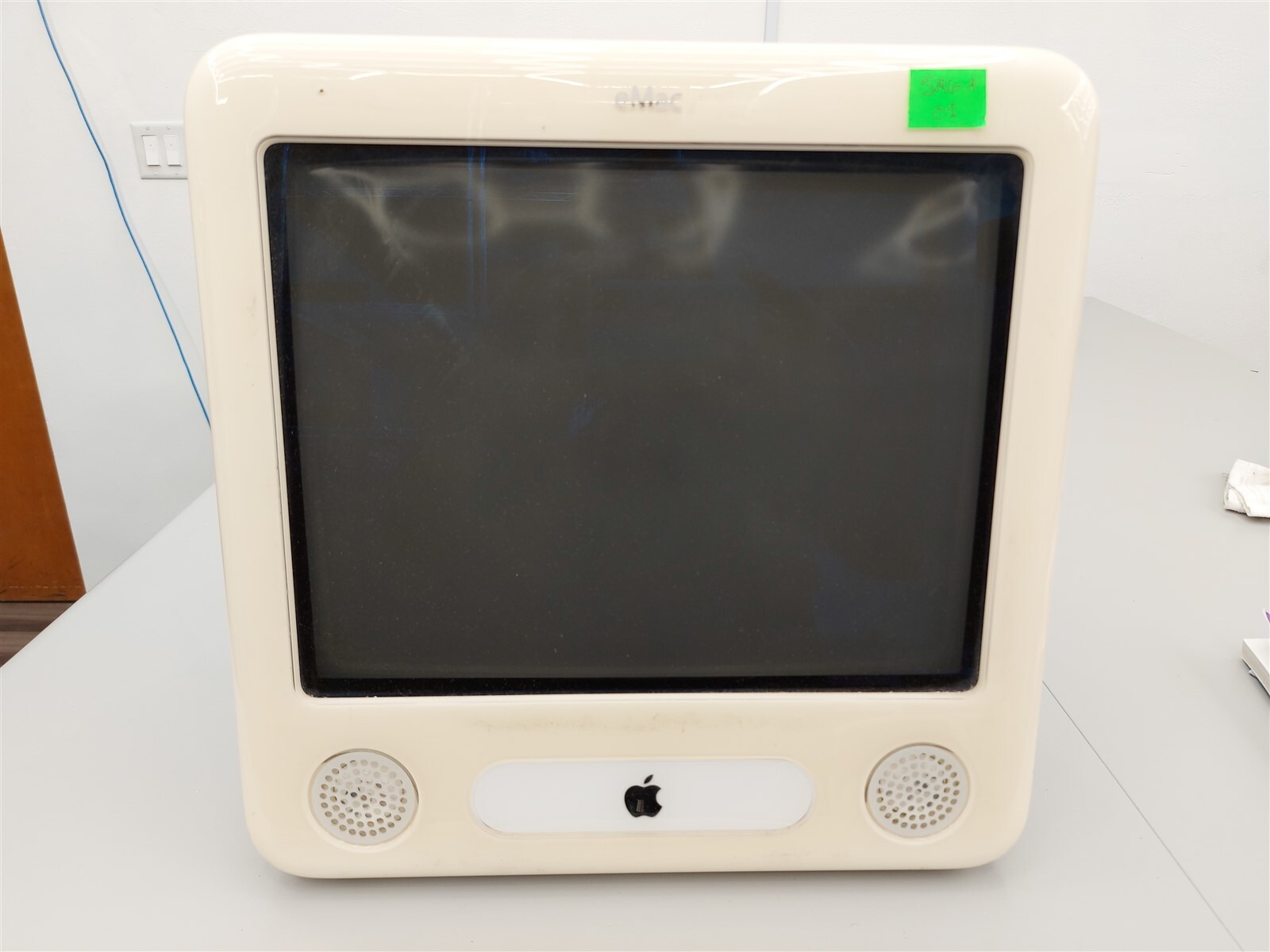 Vintage Apple eMac A1002 All in One Power PC Computer G2U Vintage Apple eMac A1002 All in One Power PC Computer G2U